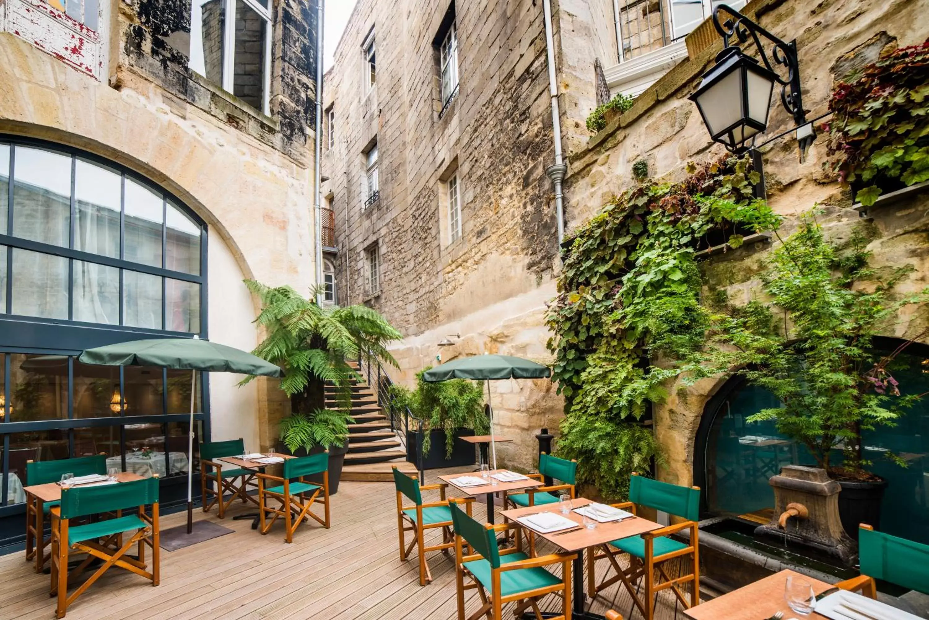 Patio, Restaurant/Places to Eat in Hotel Vatel Bordeaux