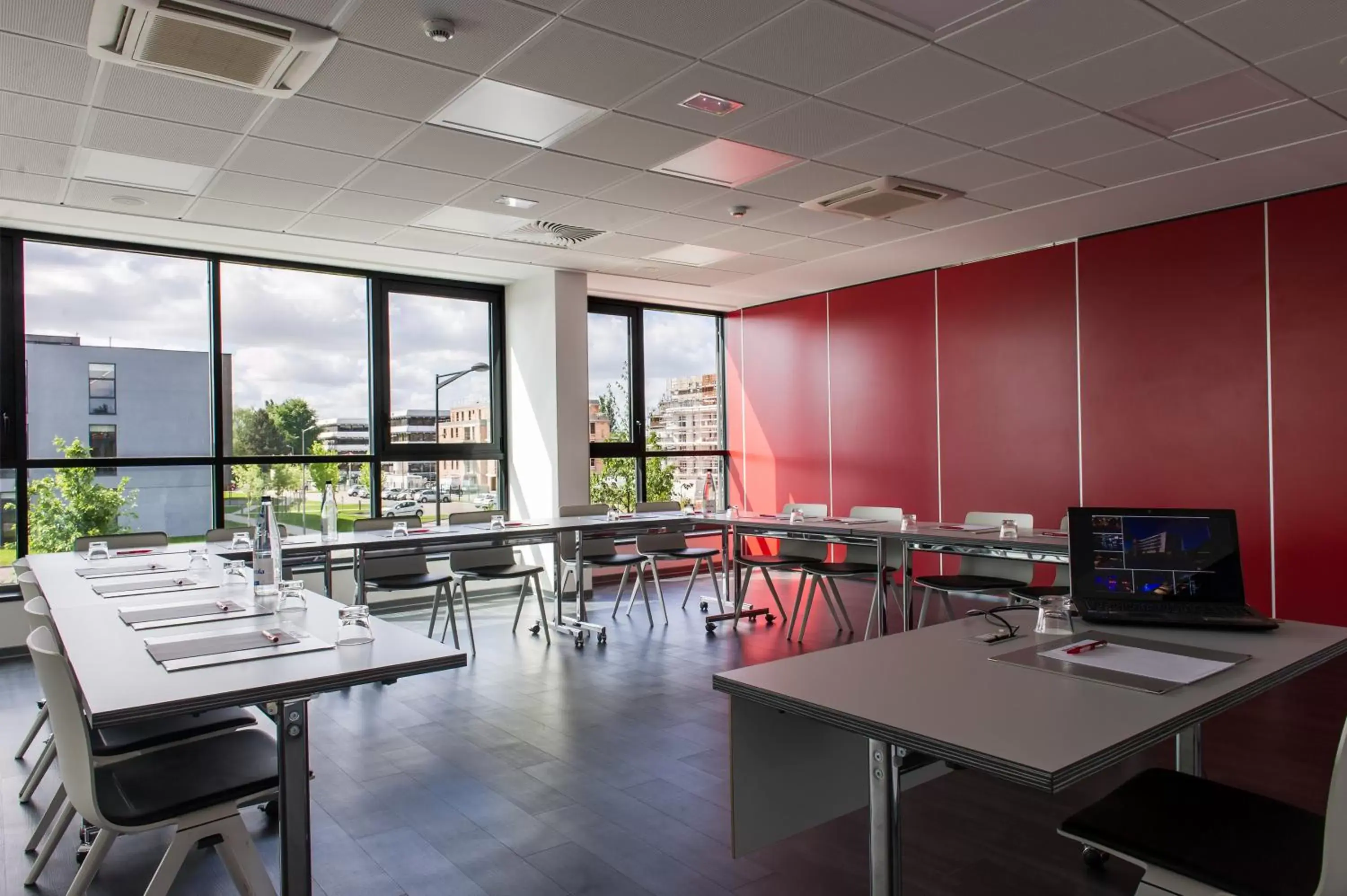 Meeting/conference room in Hôtel Restaurant Athena Spa