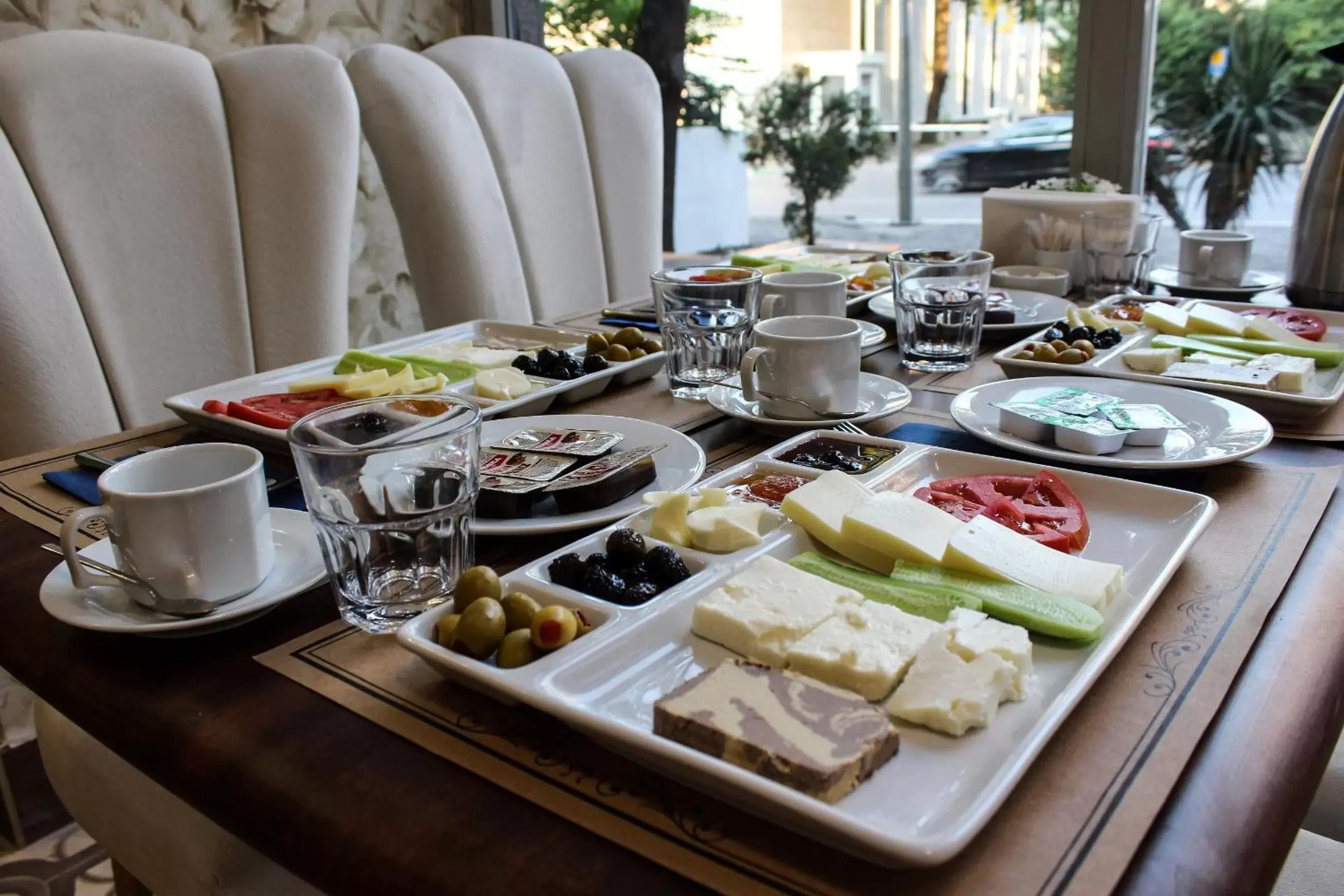 Food and drinks in Grand Bursa Hotel