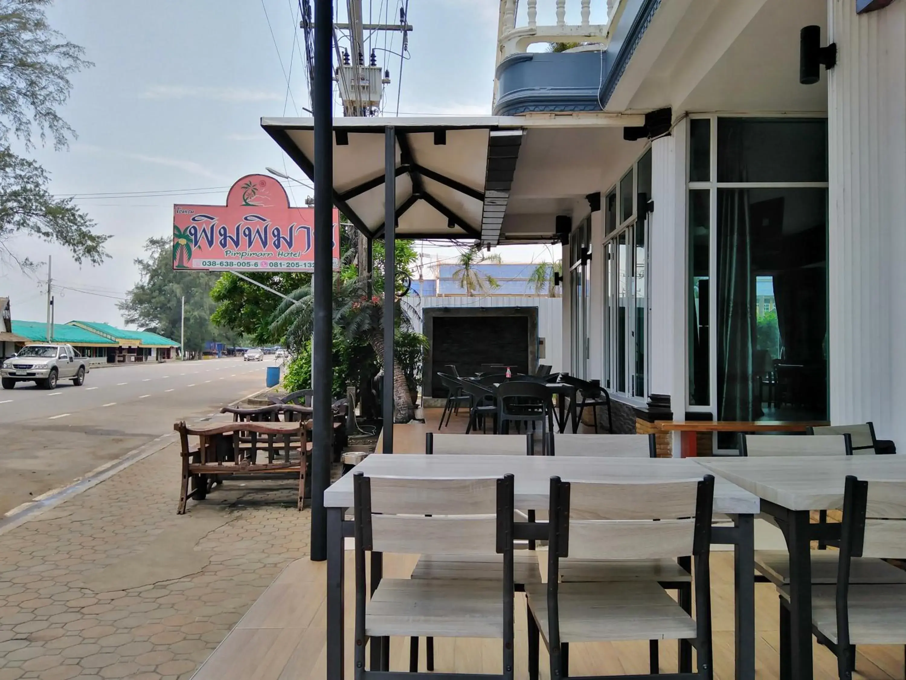 Restaurant/Places to Eat in Pimpimarn Beach Hotel