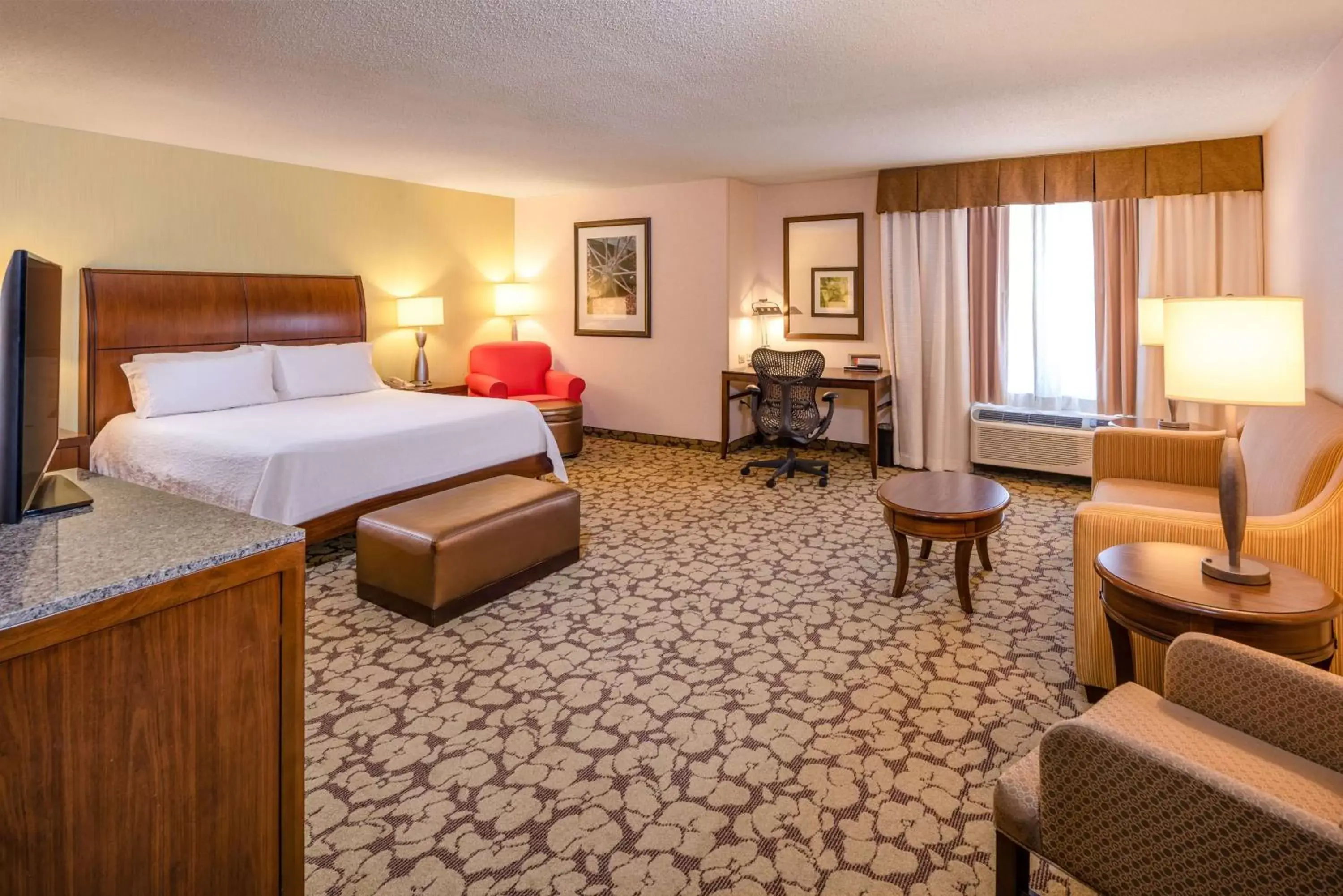 Bedroom in Hilton Garden Inn Portland Airport