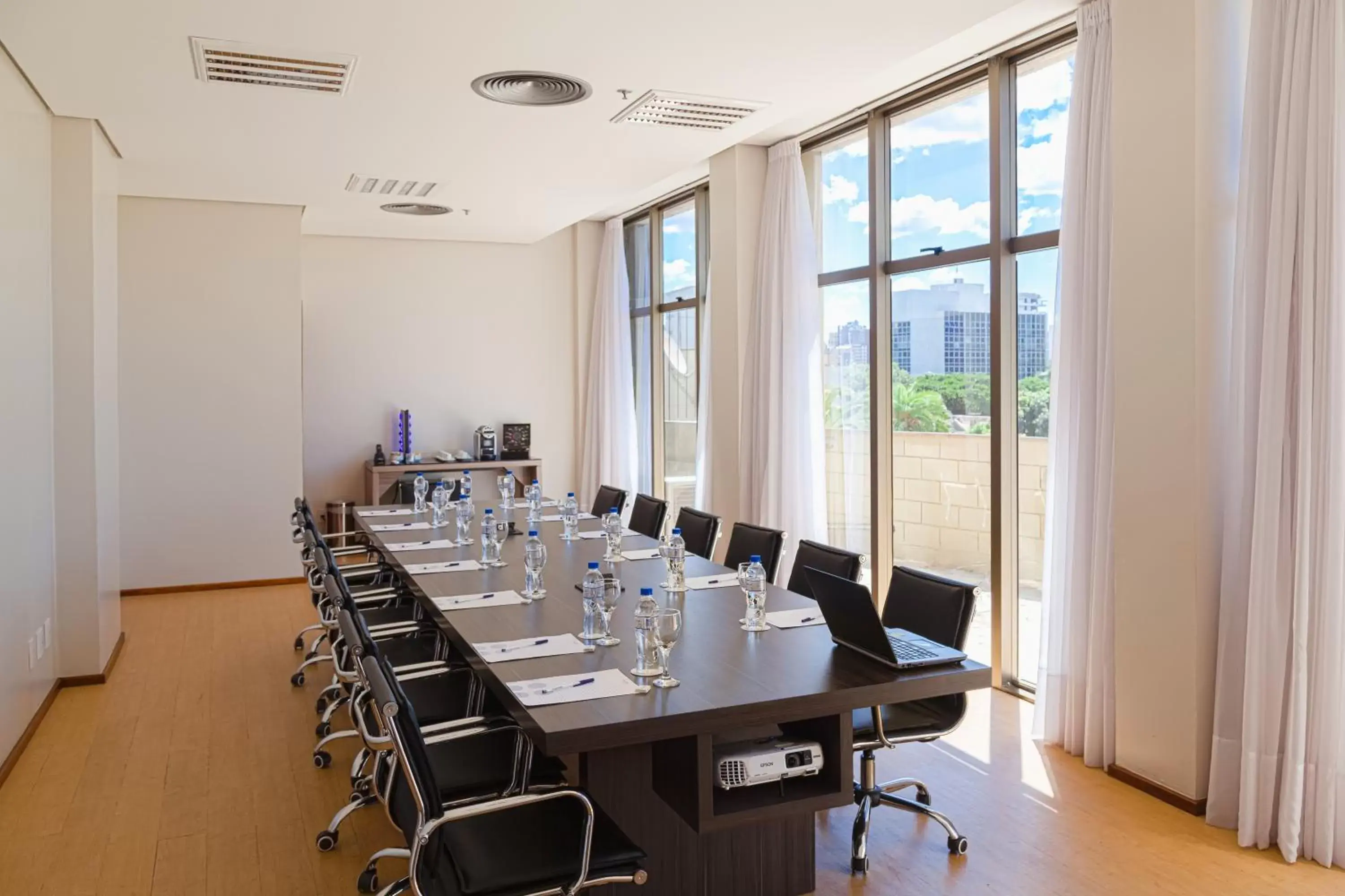 Meeting/conference room in Novotel Porto Alegre Tres Figueiras