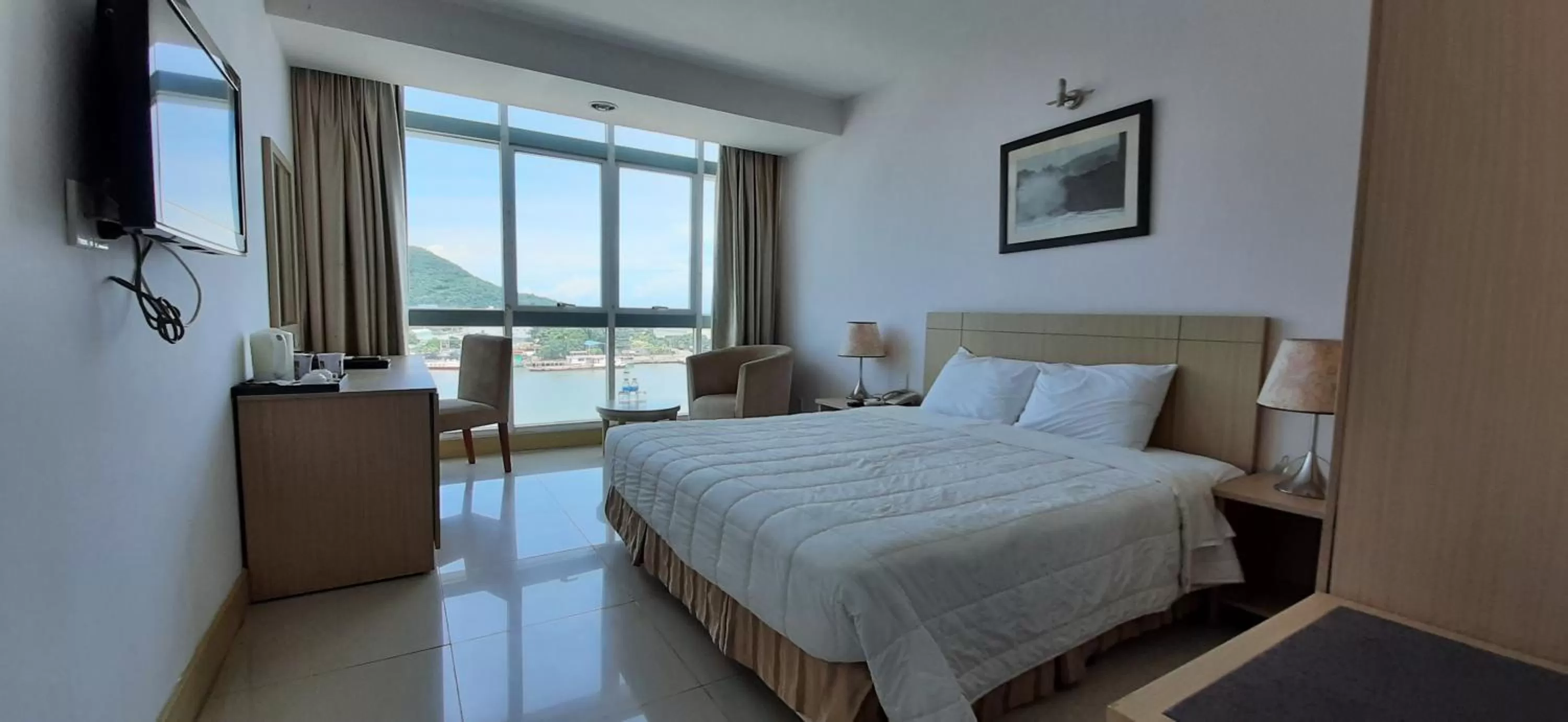 Photo of the whole room in River Hotel