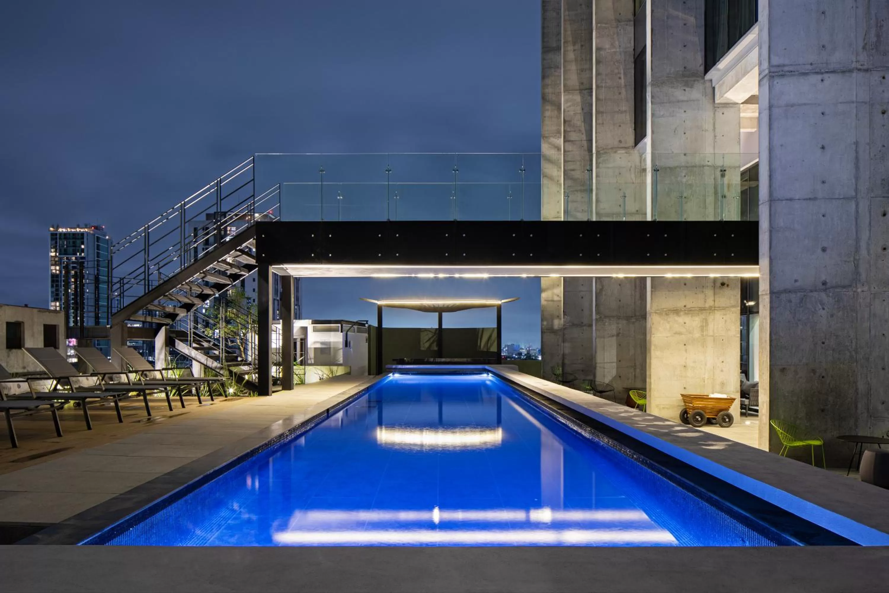 Swimming pool in Galeria Plaza Monterrey