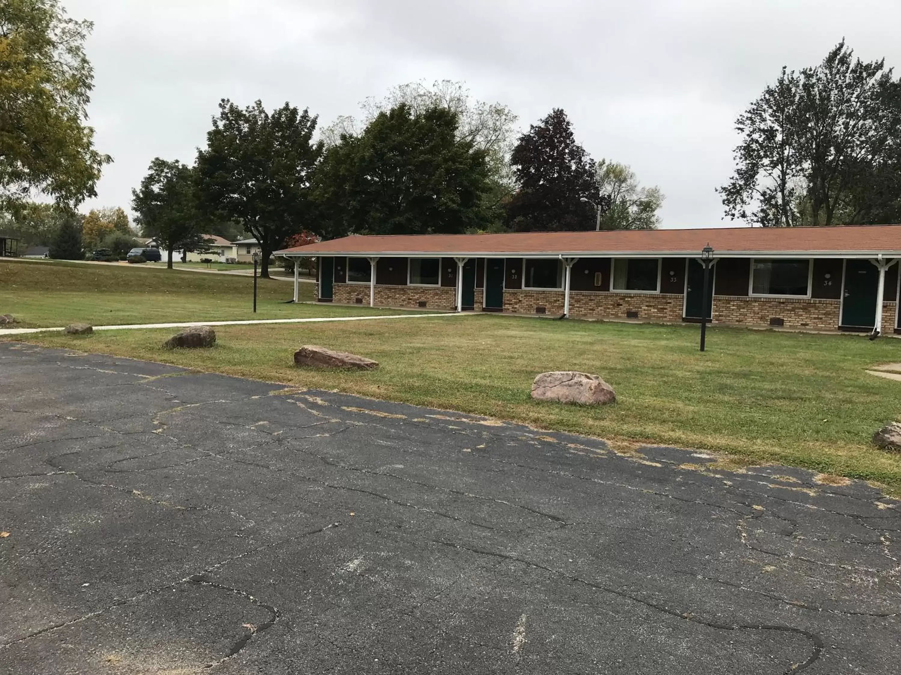 Property Building in Spinning Wheel Motel