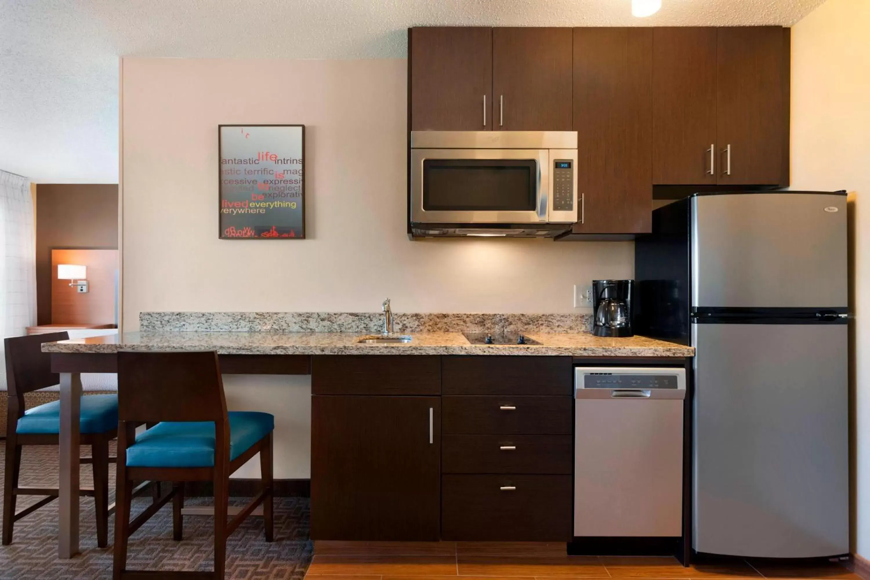 Kitchen or kitchenette, Kitchen/Kitchenette in TownePlace Suites by Marriott Chicago Naperville