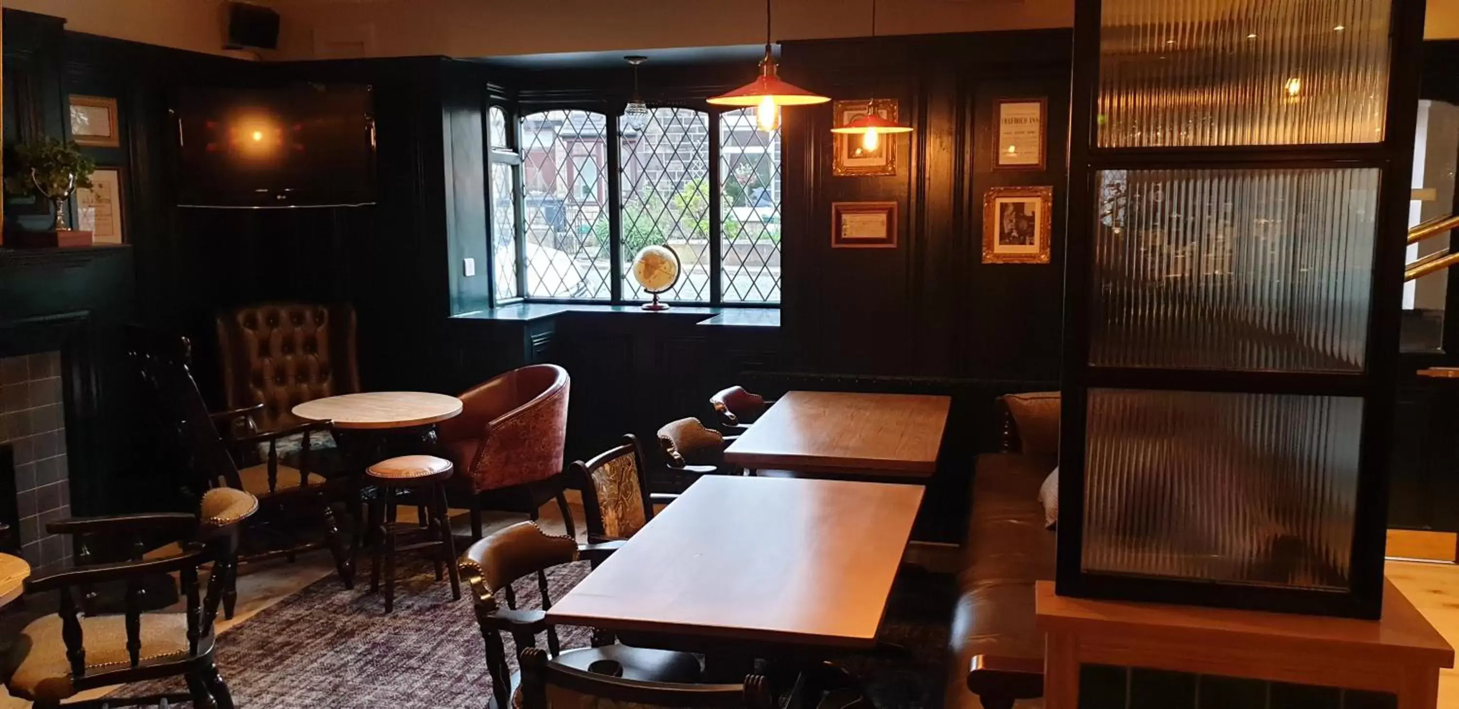 Lounge or bar in The Red Lion Hawkshaw