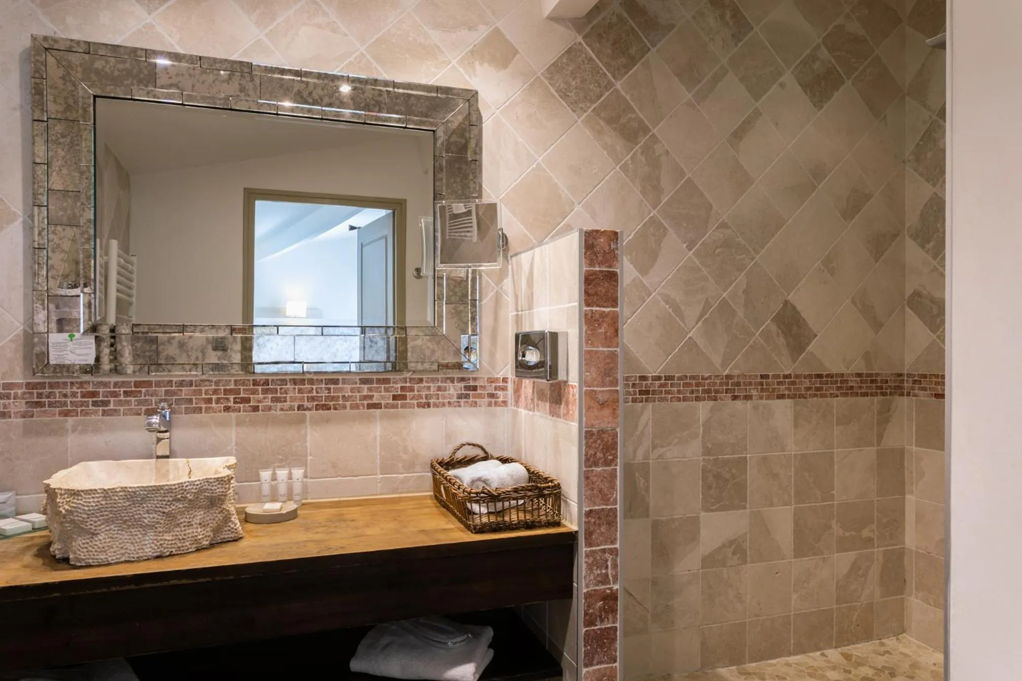 Shower in Le Mas de Cocagne