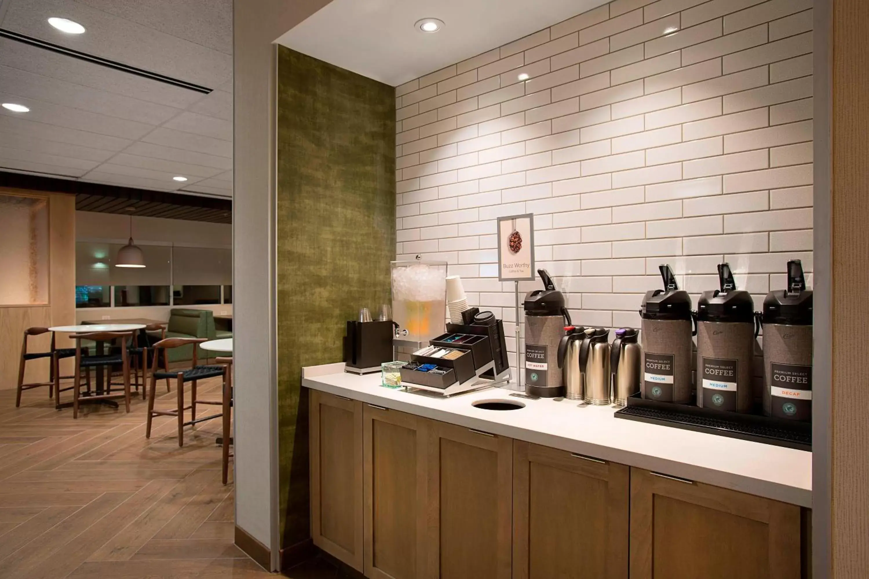 Restaurant/places to eat, Kitchen/Kitchenette in Fairfield Inn & Suites by Marriott Shelby