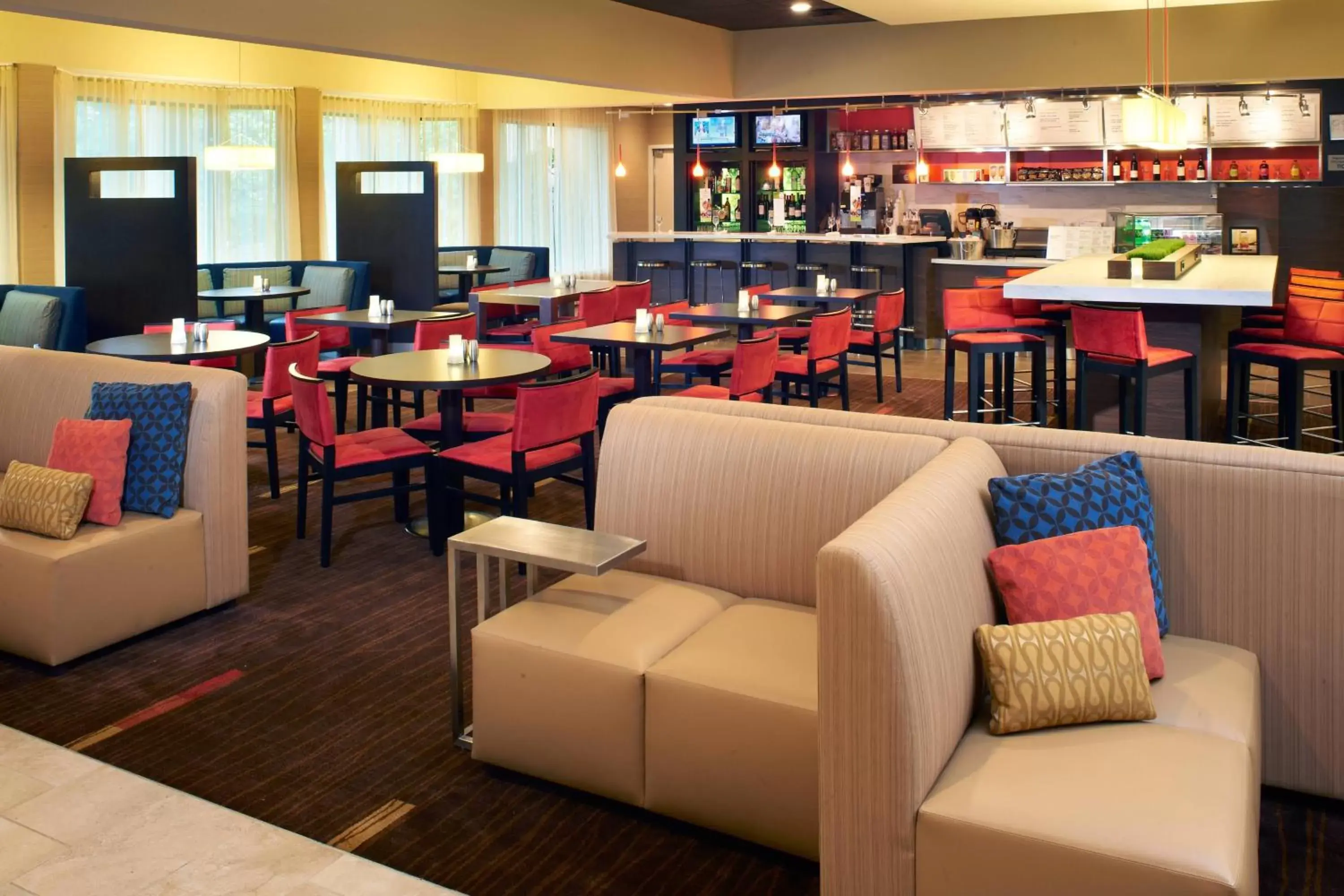 Restaurant/places to eat, Lounge/Bar in Courtyard by Marriott Lexington North