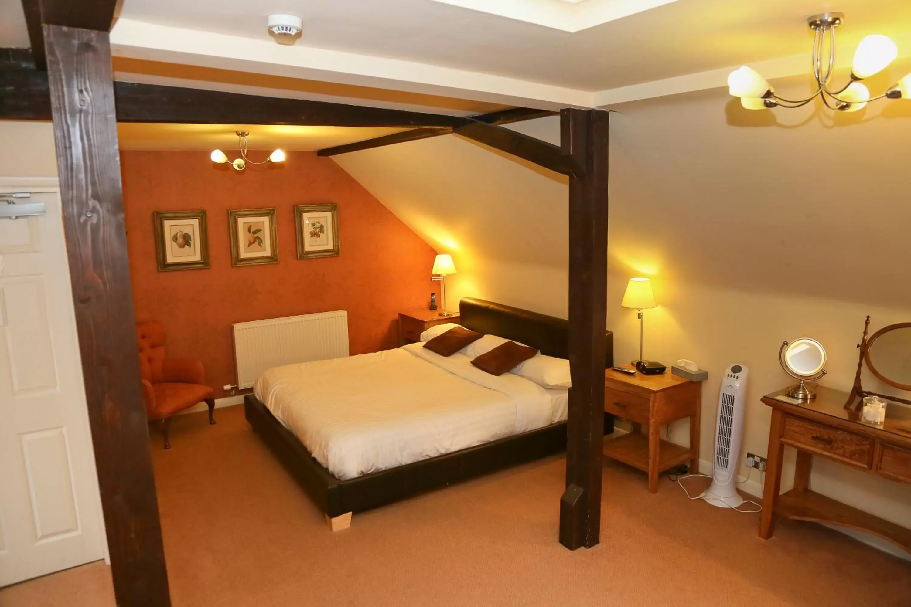 Bed in Millfields Hotel