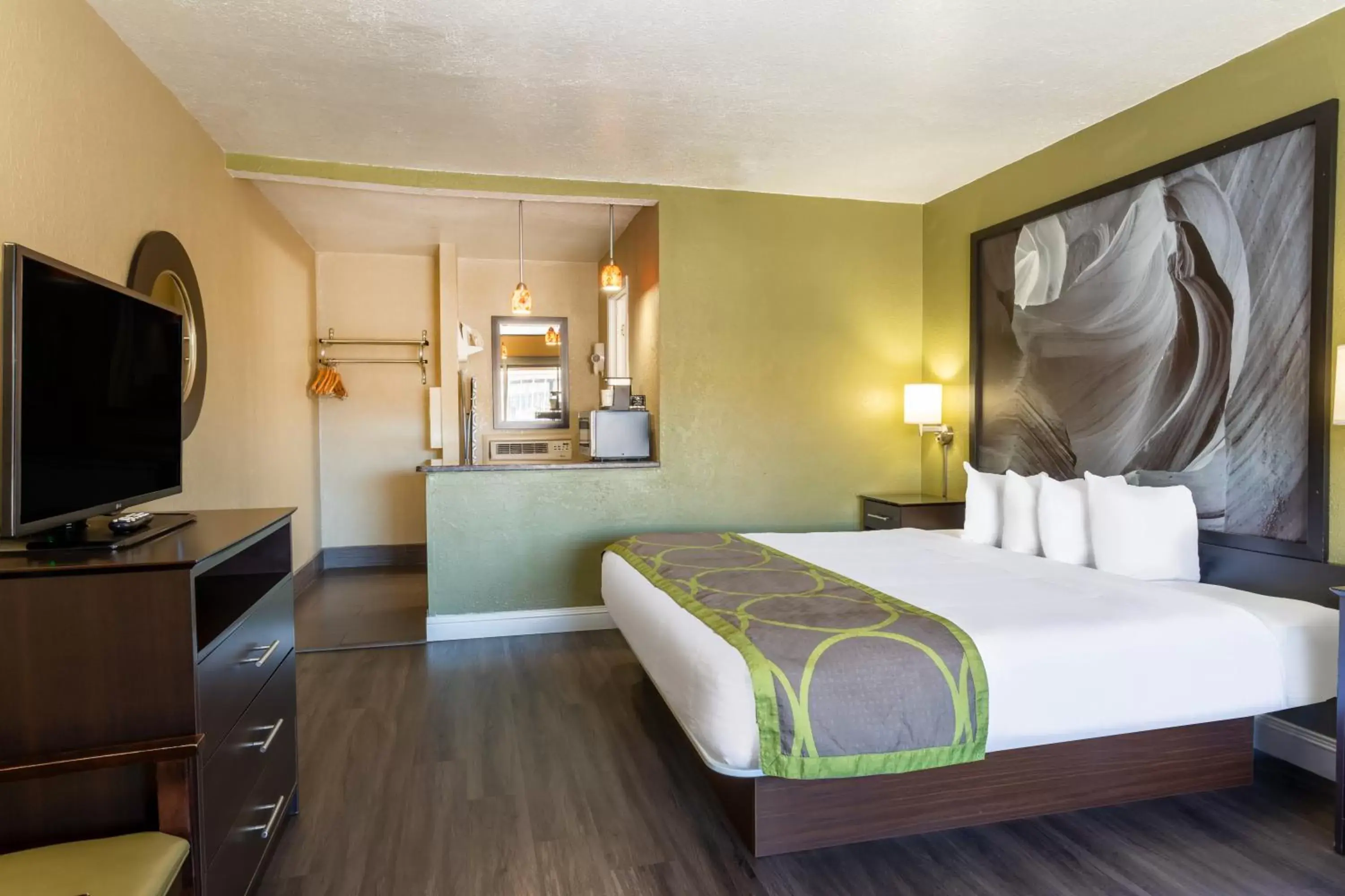 Bed in Super 8 by Wyndham NAU/Downtown Conference Center