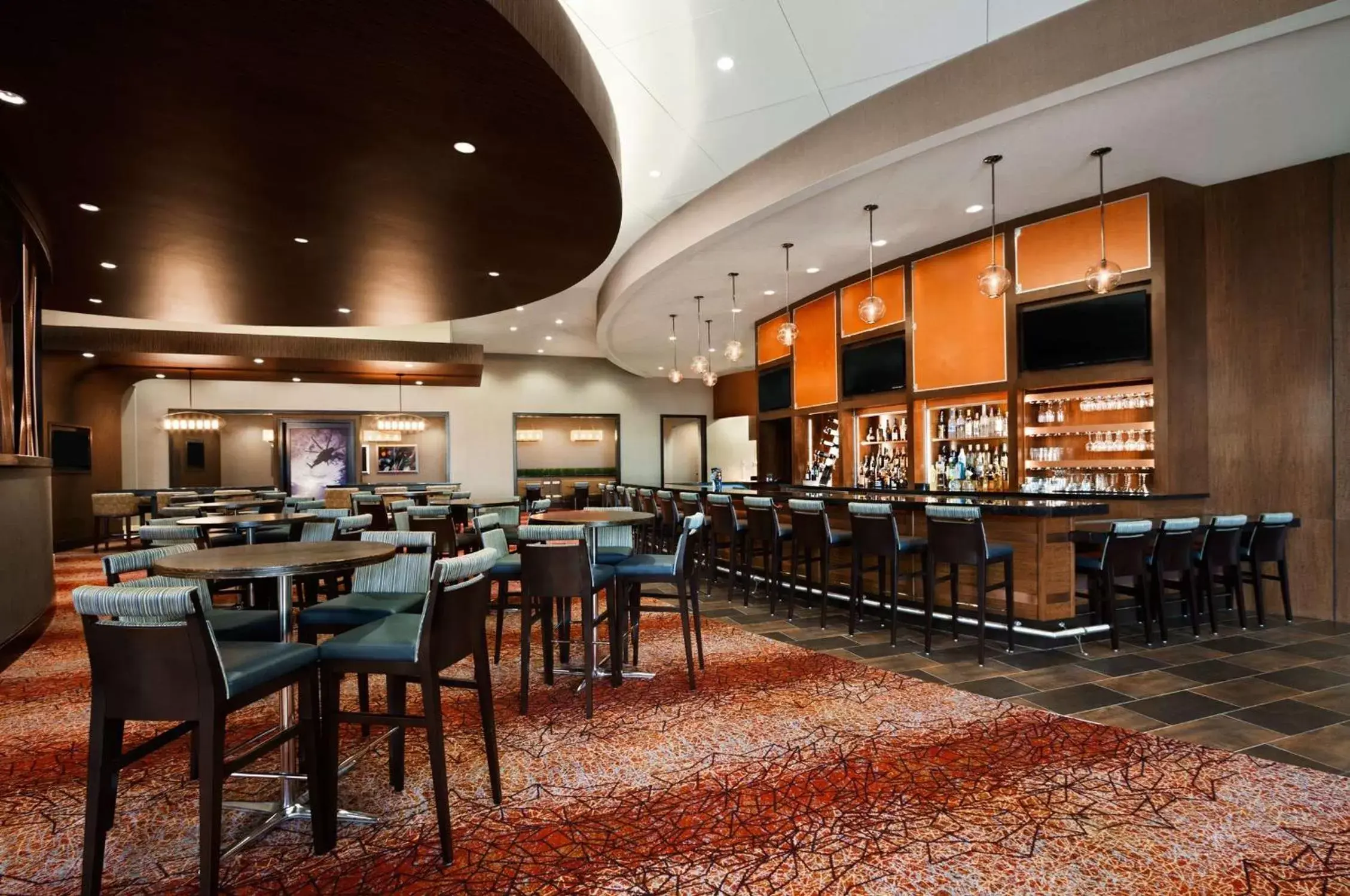 Restaurant/Places to Eat in Embassy Suites Springfield