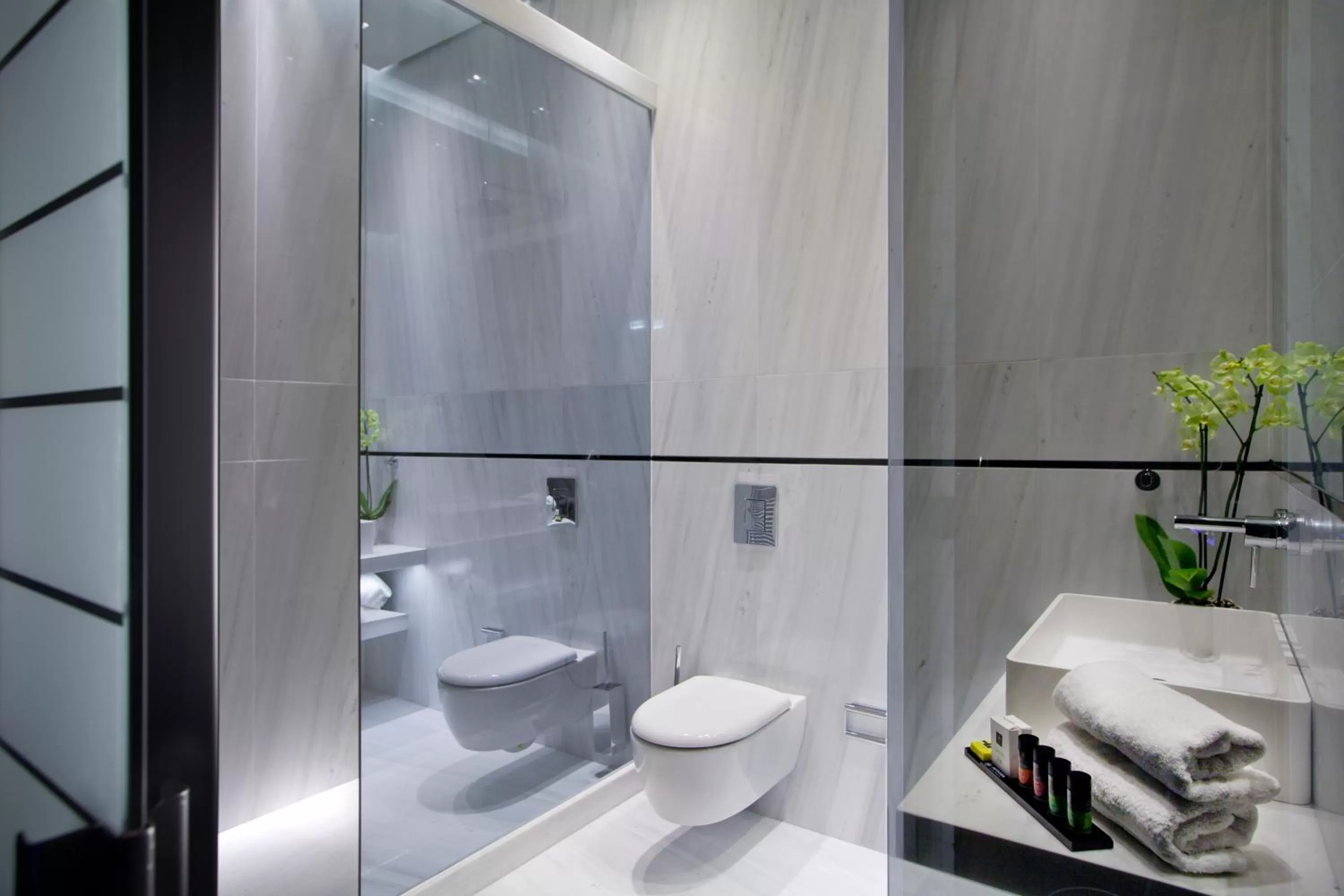 Bathroom in MET34 Athens