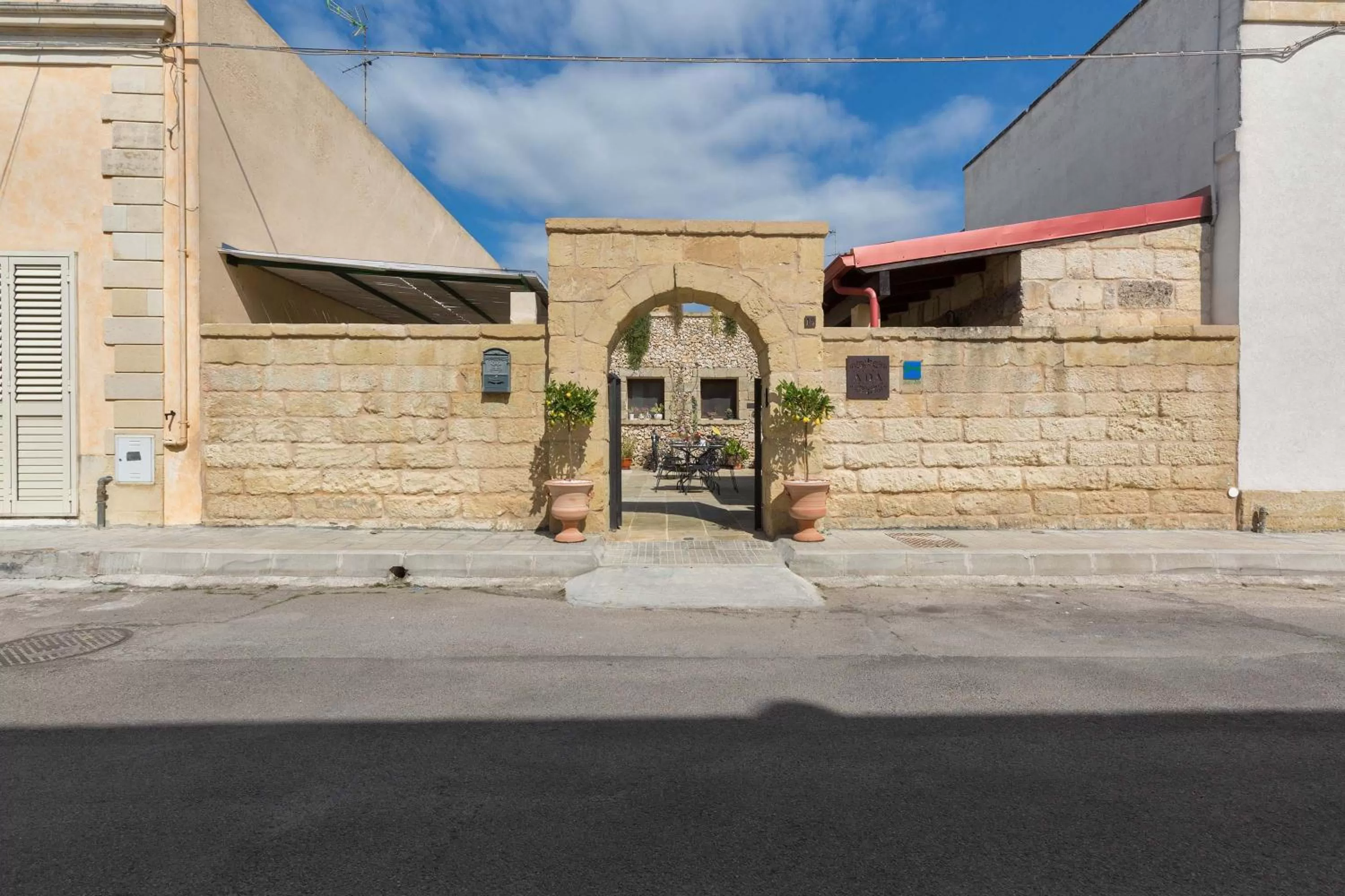 Property Building in Salento Ada's House