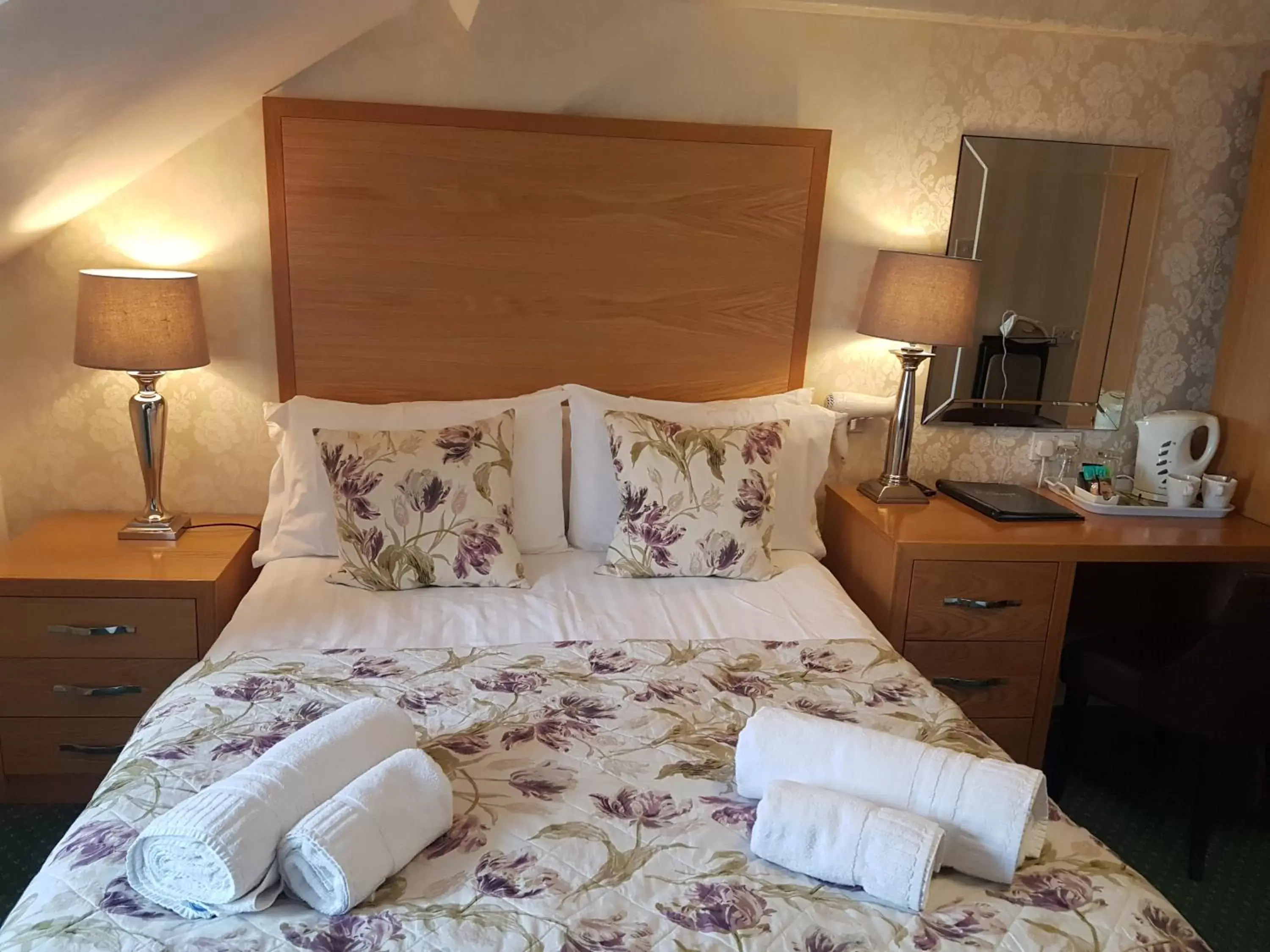 Bed in Gwesty'r Marine Hotel & Spa