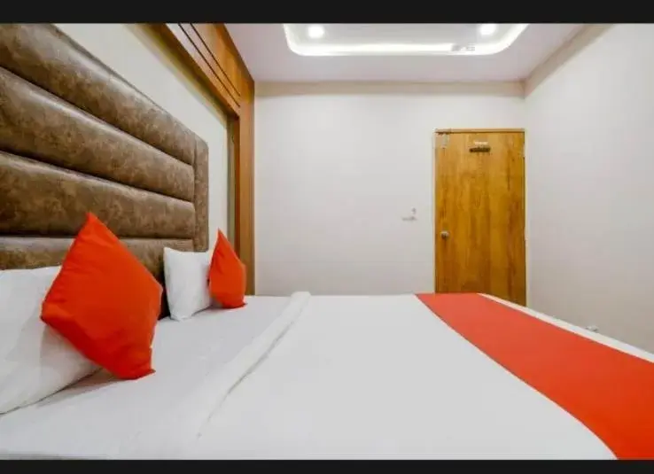 Bed in HOTEL SAFARI INN
