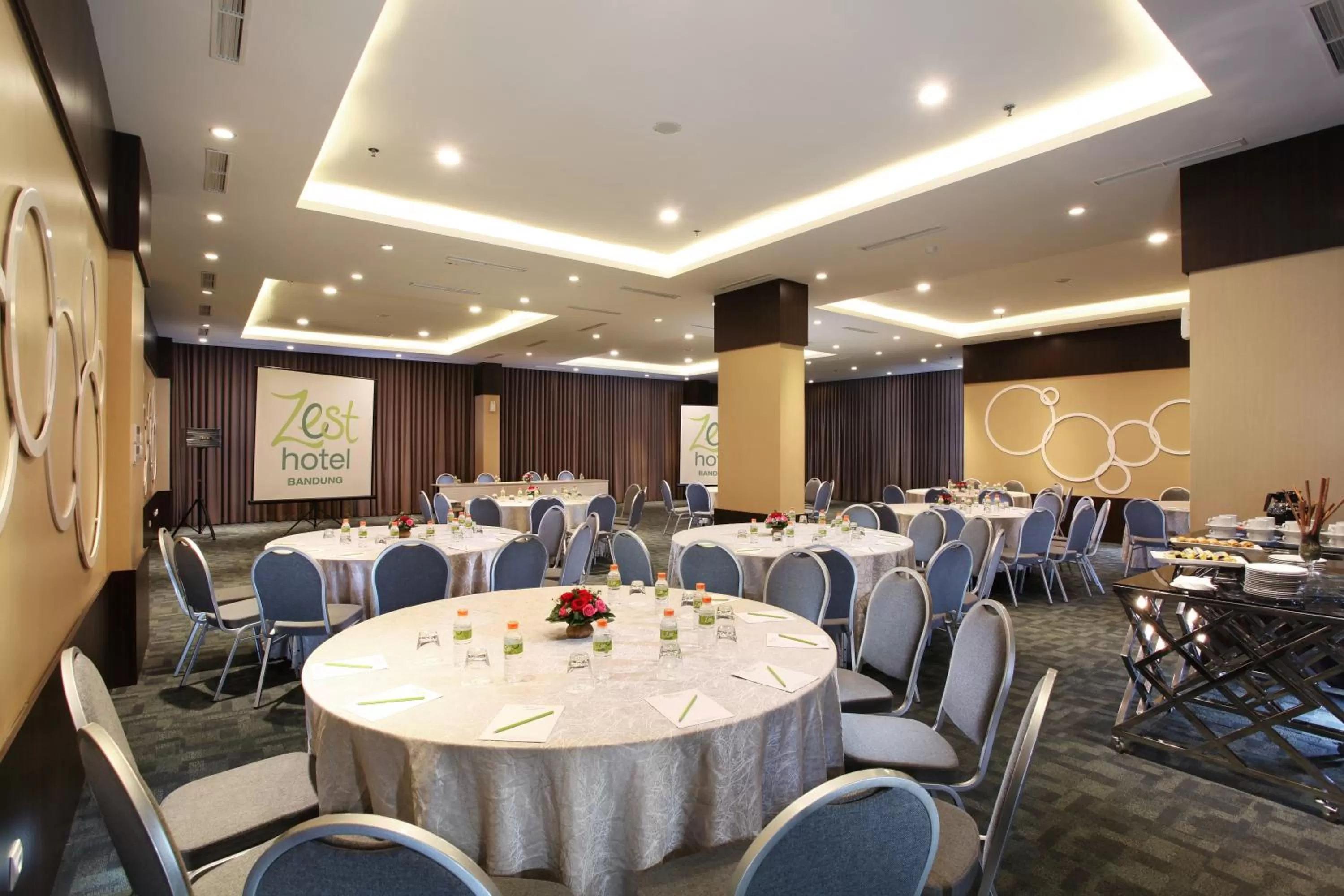 Banquet/Function facilities in Zest Sukajadi Bandung by Swiss-Belhotel International