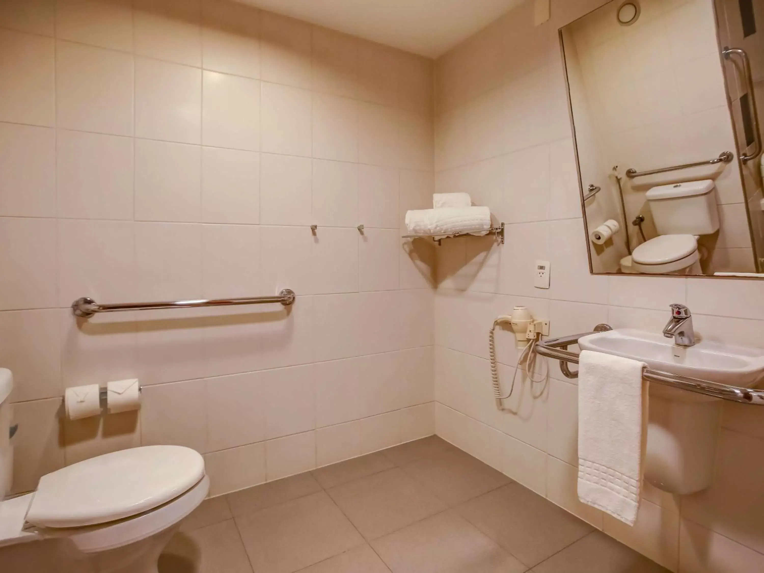 Toilet, Bathroom in Novotel RJ Santos Dumont