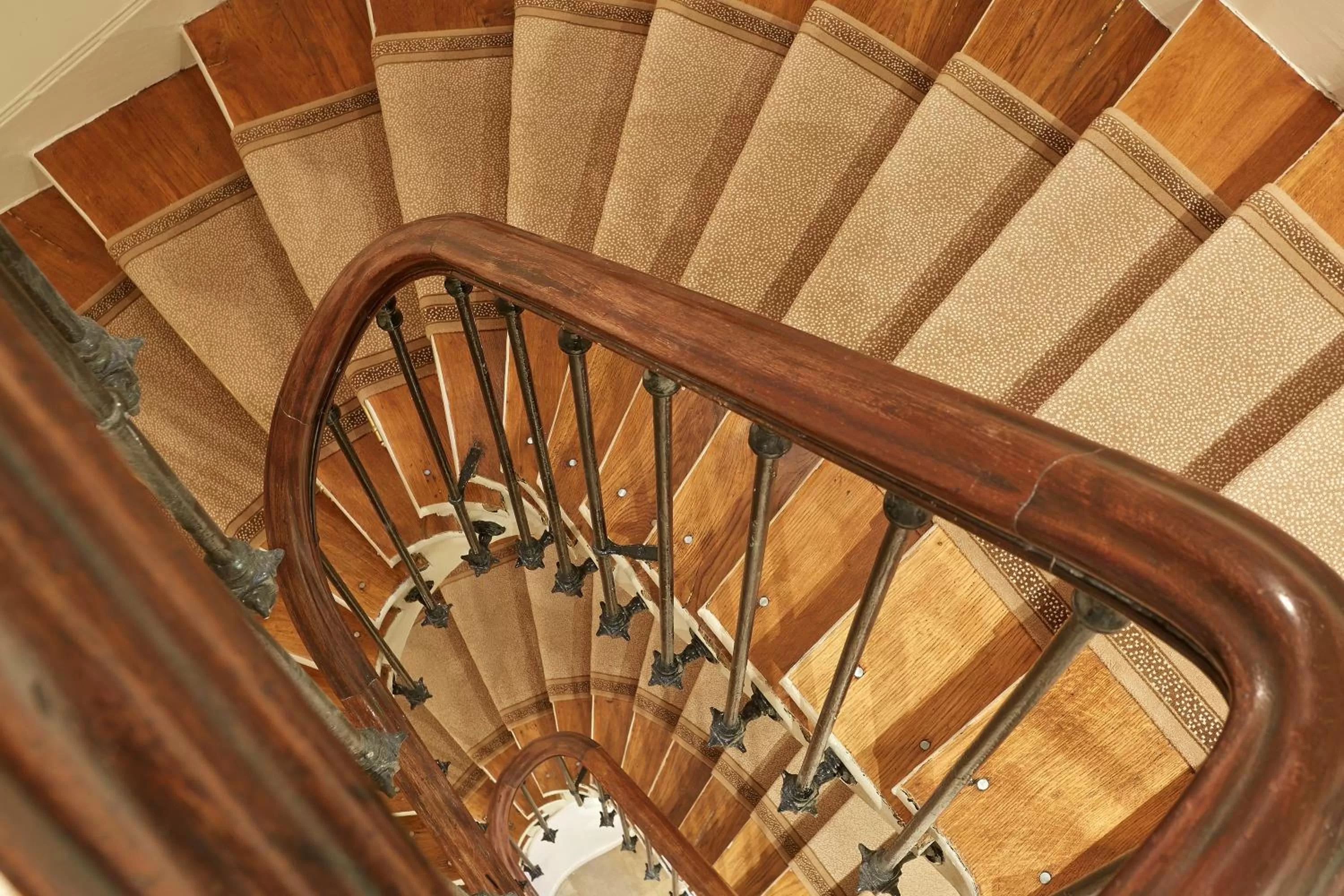 On site in Hôtel de Sévigné