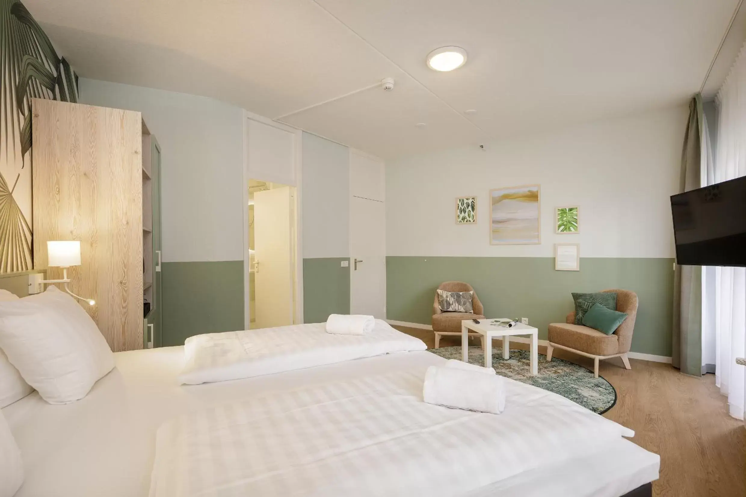 Bedroom in Hotel Het Heijderbos by Center Parcs