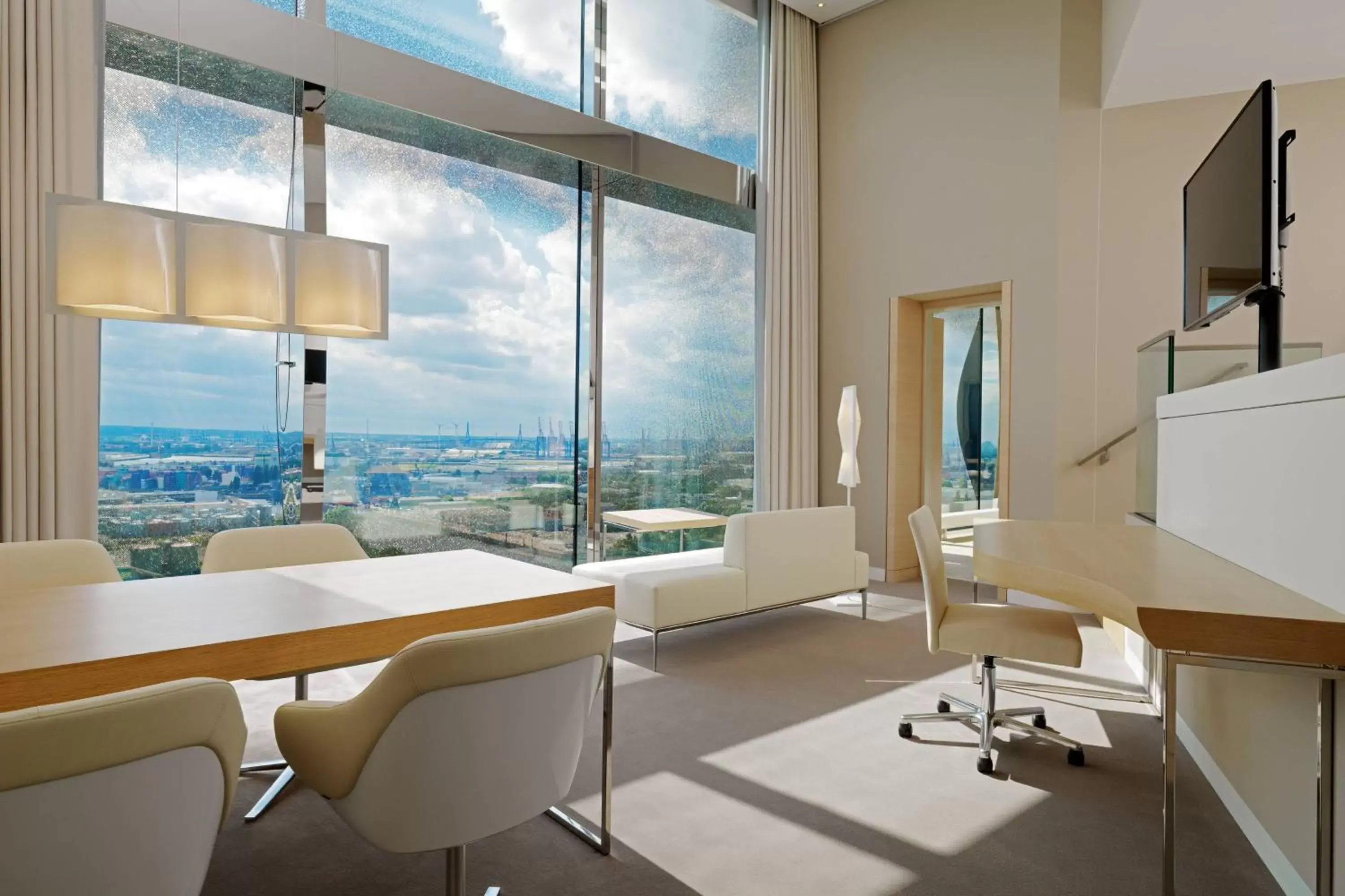 Living room in The Westin Hamburg