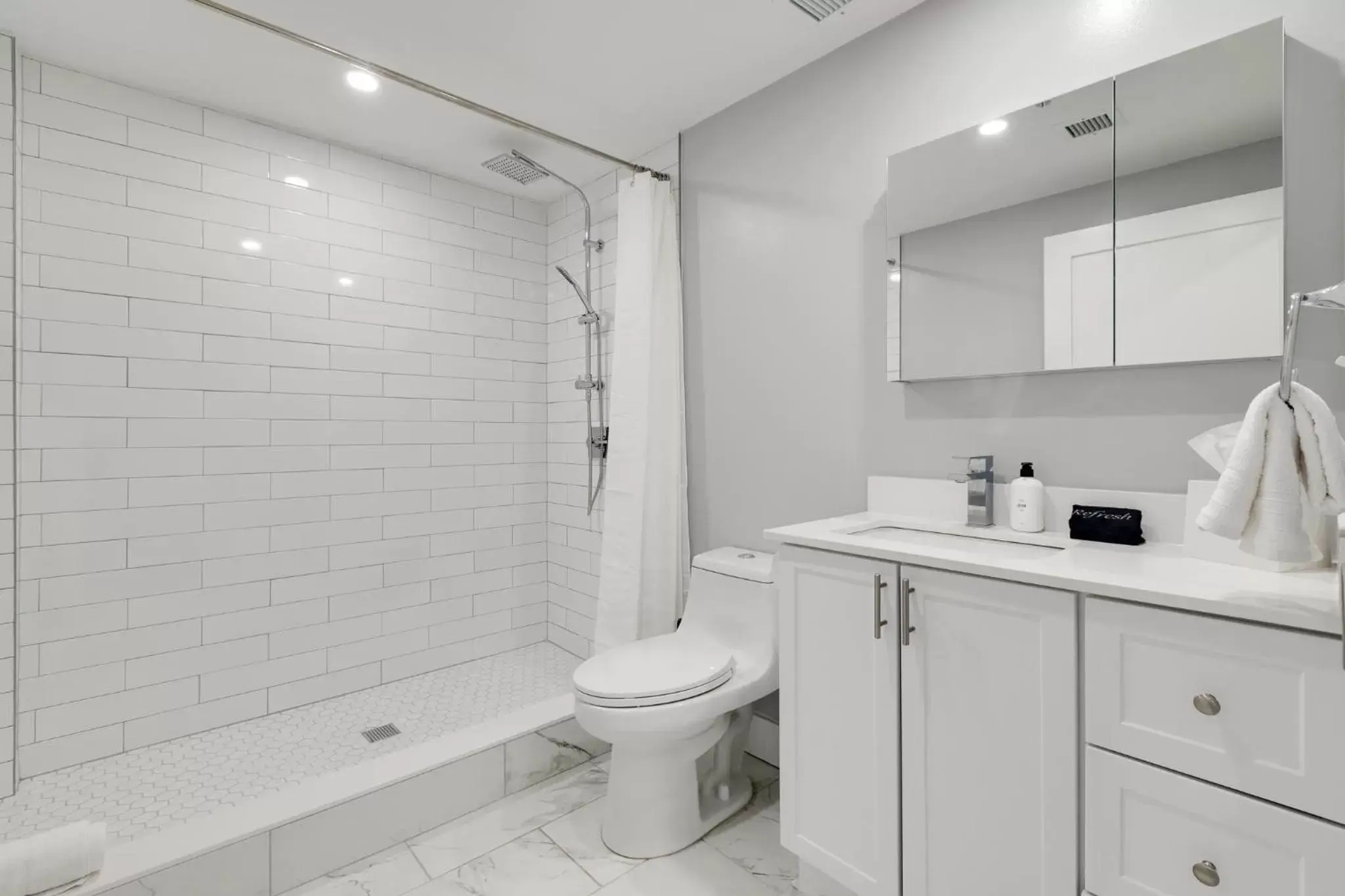 Shower, Bathroom in The Ledger Residences by Sosuite - Old City