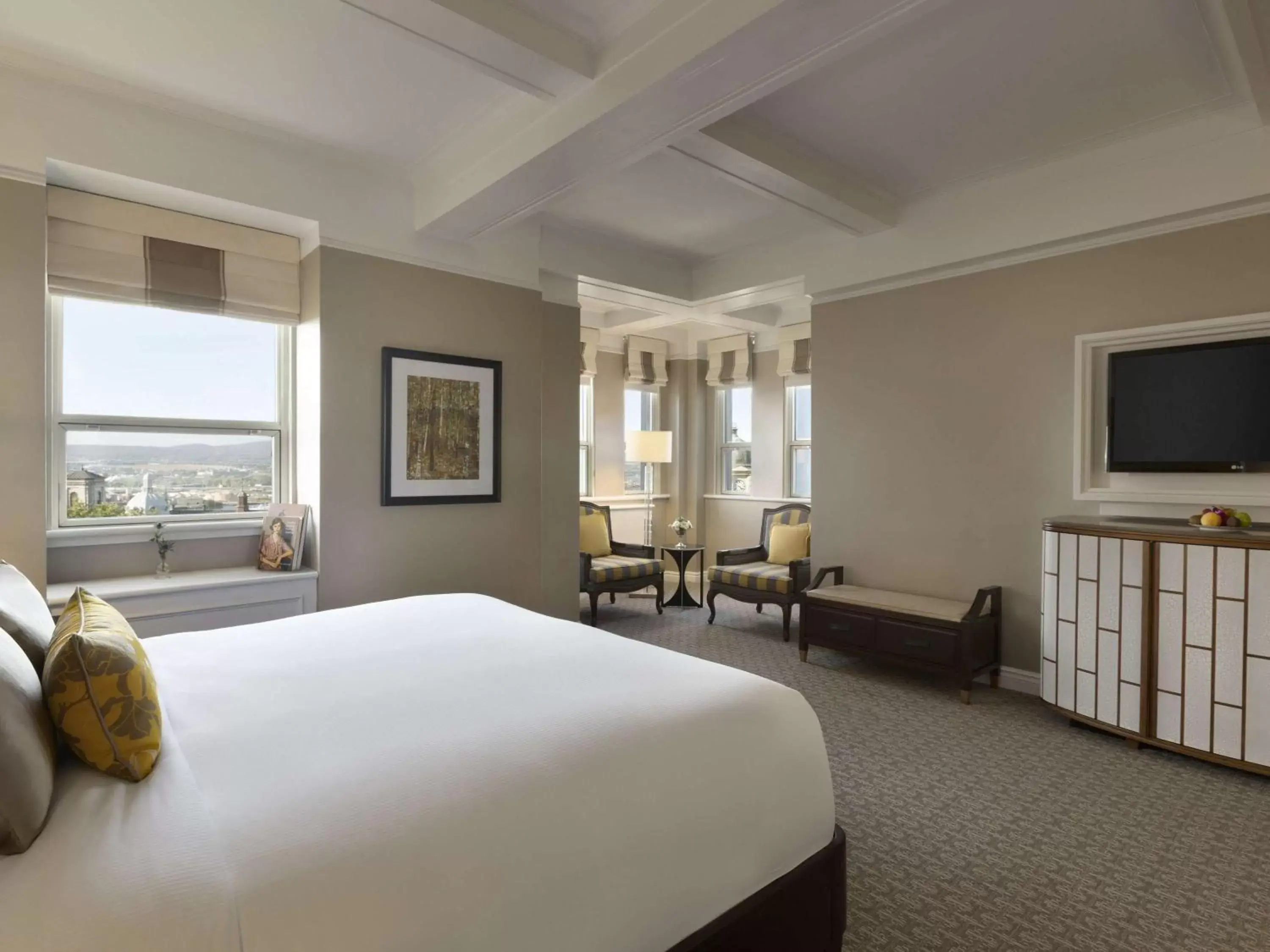 Bedroom in Fairmont Le Chateau Frontenac