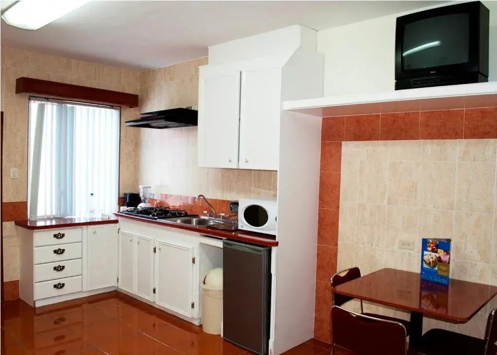 Kitchen/Kitchenette in Hotel Marcella Clase Ejecutiva