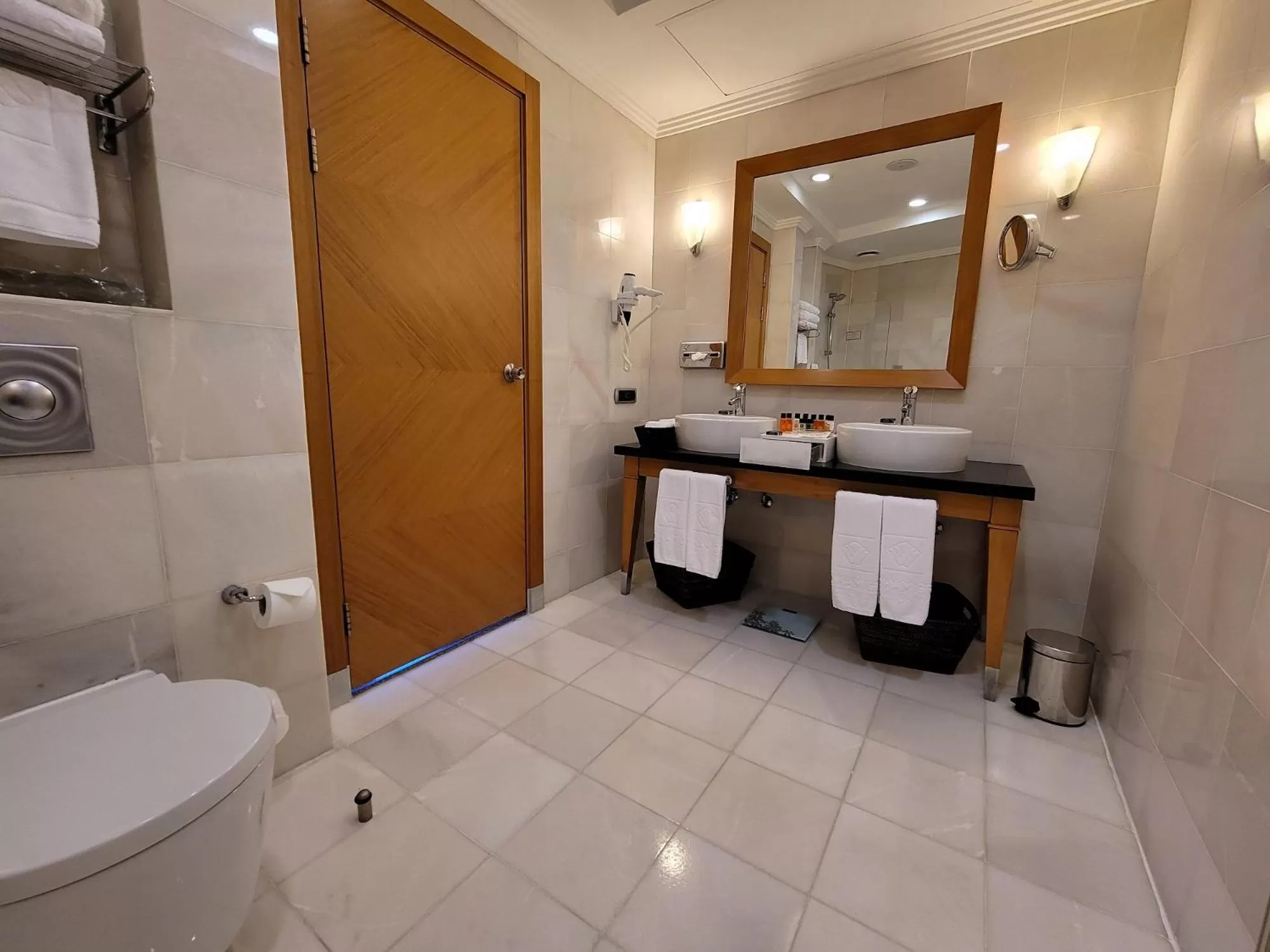 Bathroom in Wyndham Grand Izmir Ozdilek Thermal & Spa