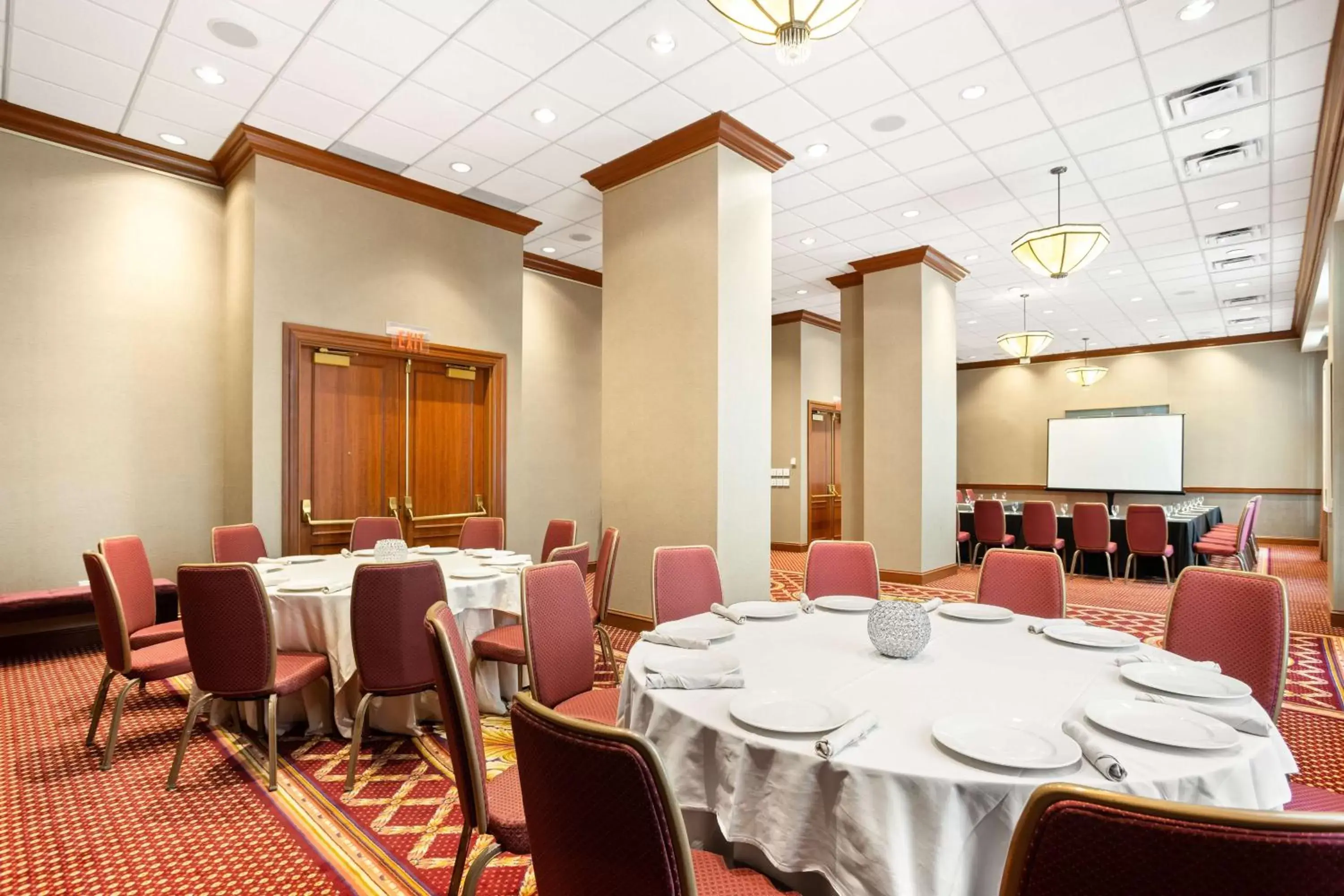 Meeting/conference room, Restaurant/Places to Eat in Conrad Indianapolis