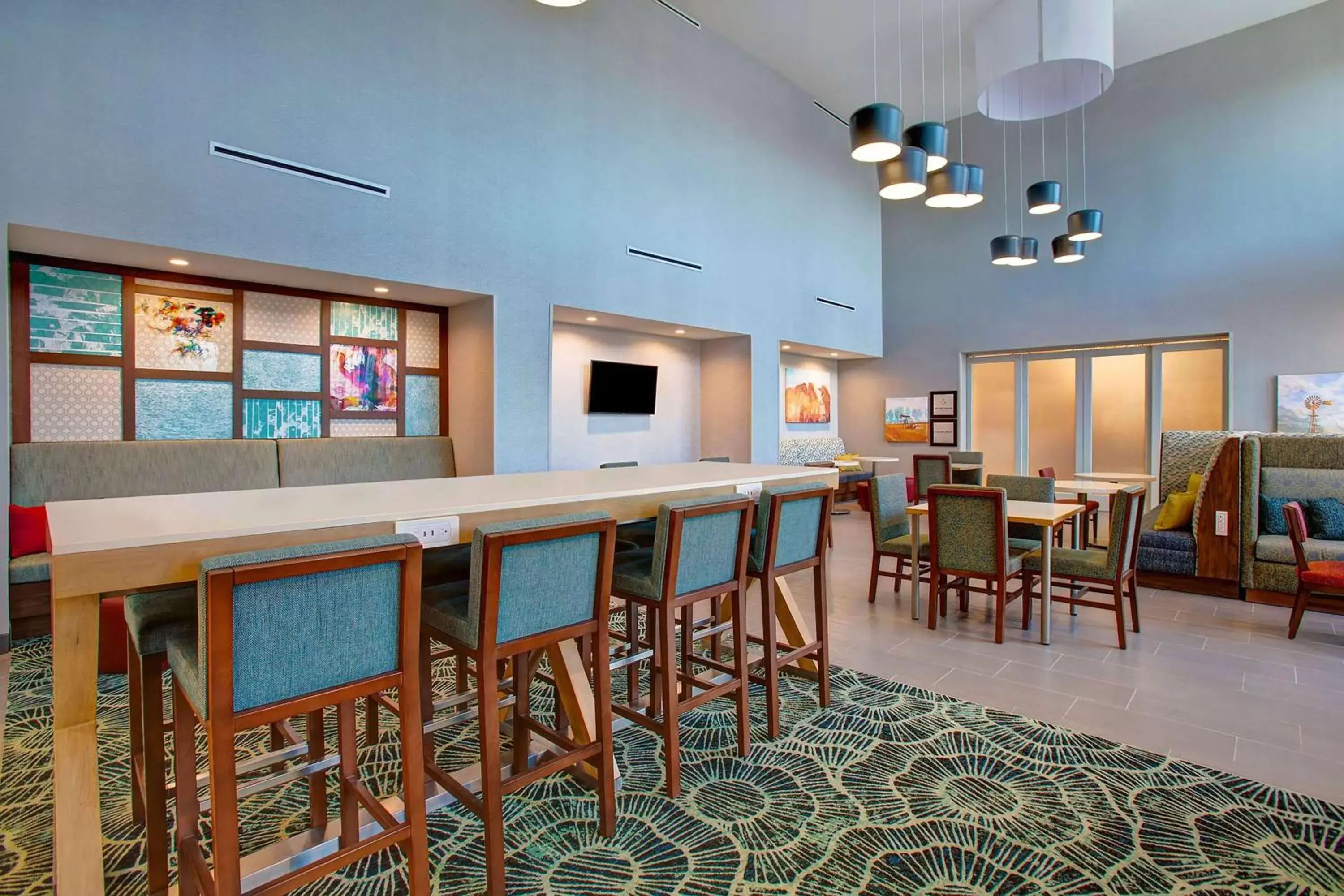 Lobby or reception, Lounge/Bar in Hampton Inn & Suites Borger