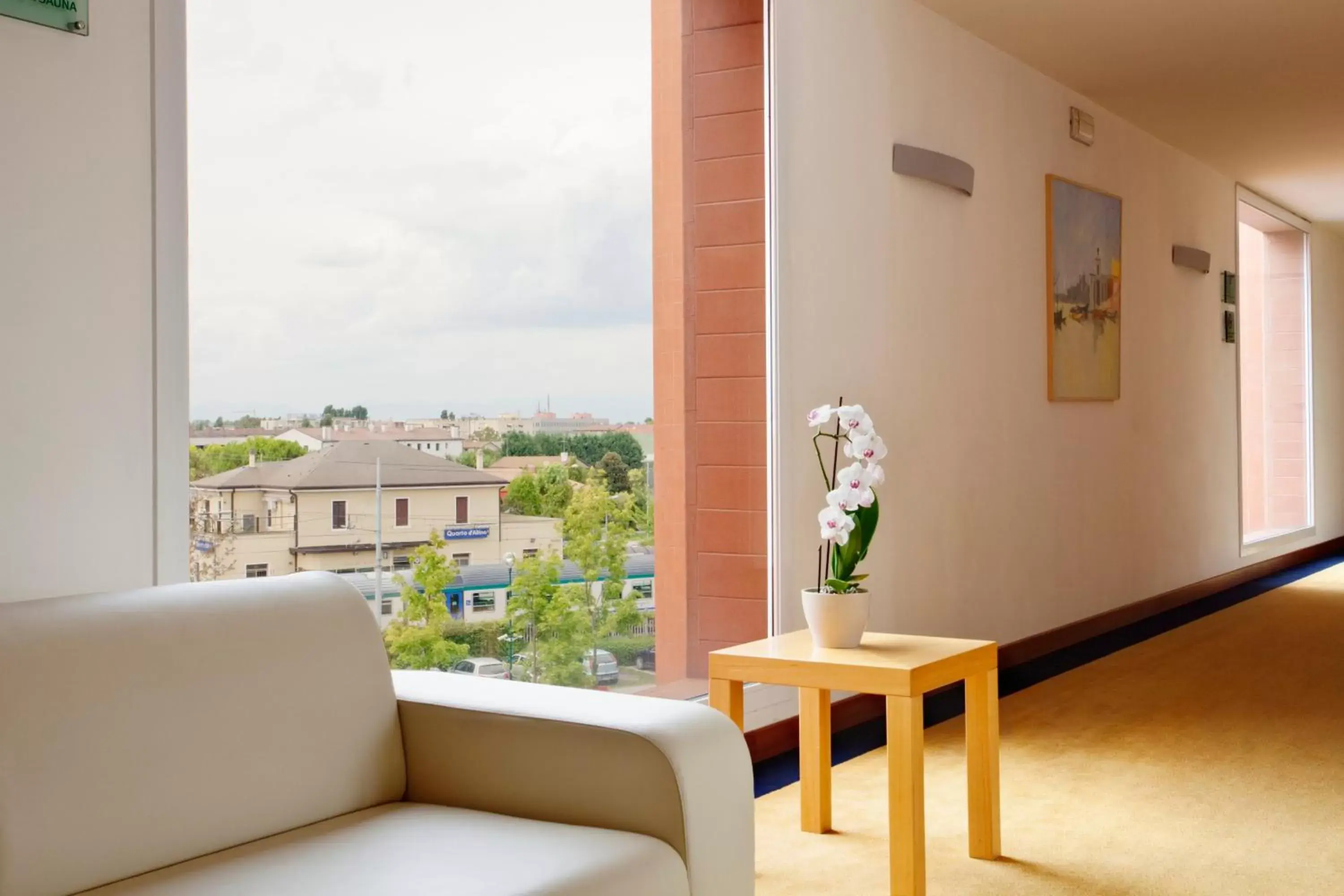 Property building in Crowne Plaza Venice East by IHG Property building in Crowne Plaza Venice East by IHG