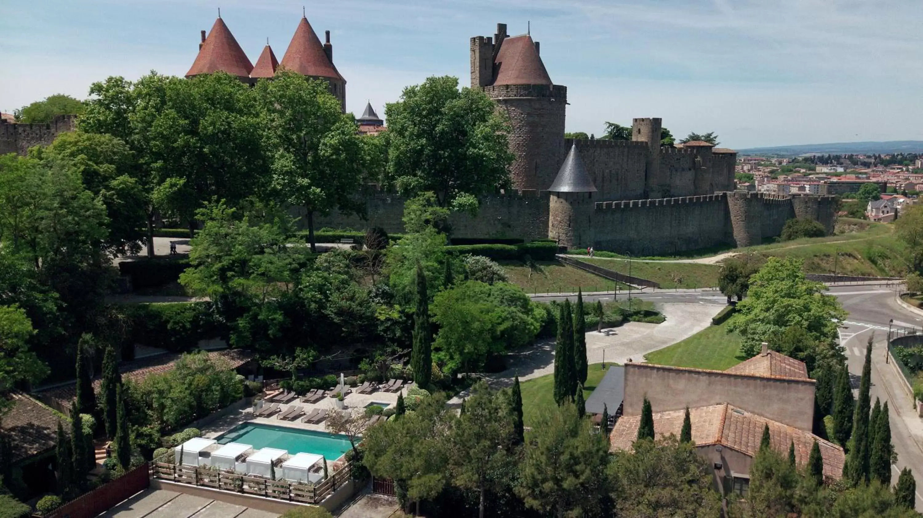 Nearby landmark, Pool View in Hôtel Montmorency & Spa