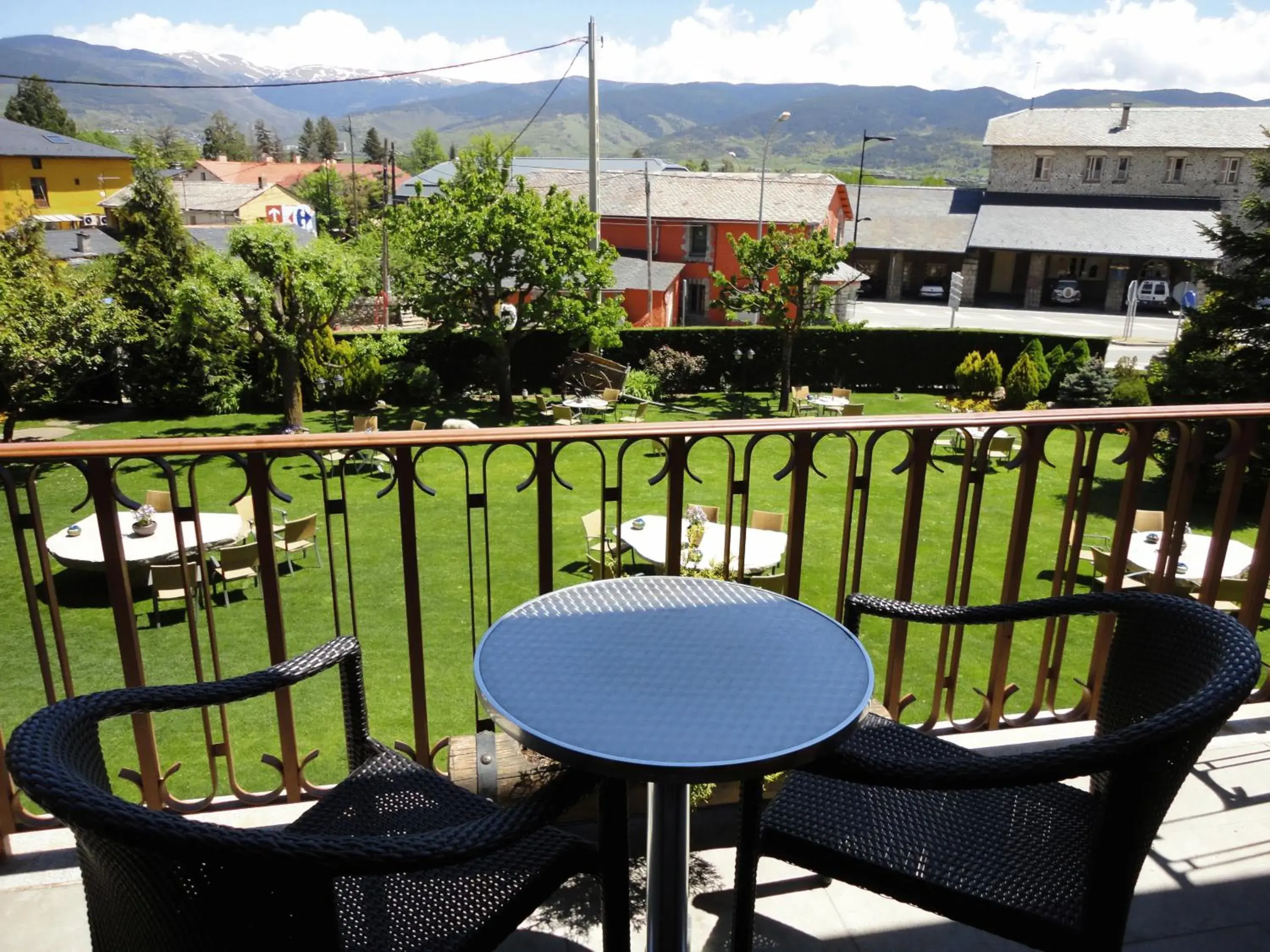 Garden, Balcony/Terrace in Hotel del Prado