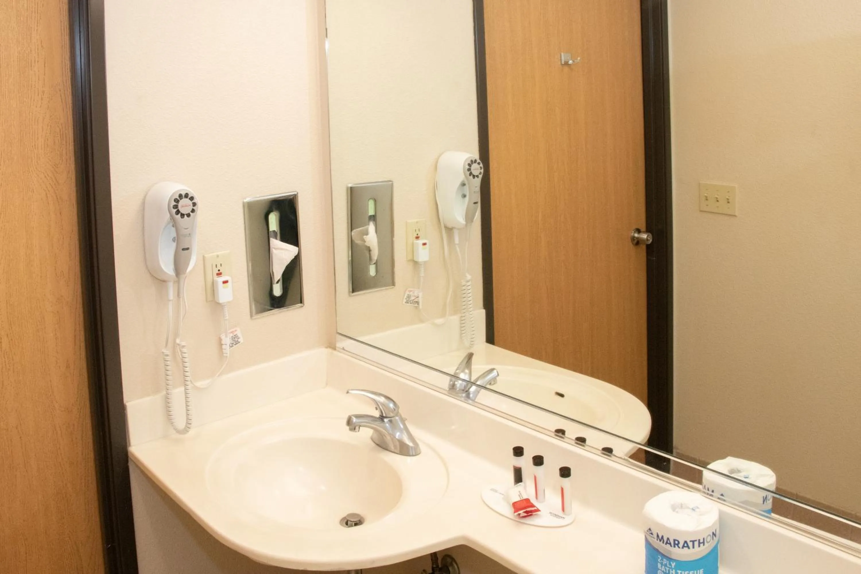 Microtel Inn & Suites Lodi