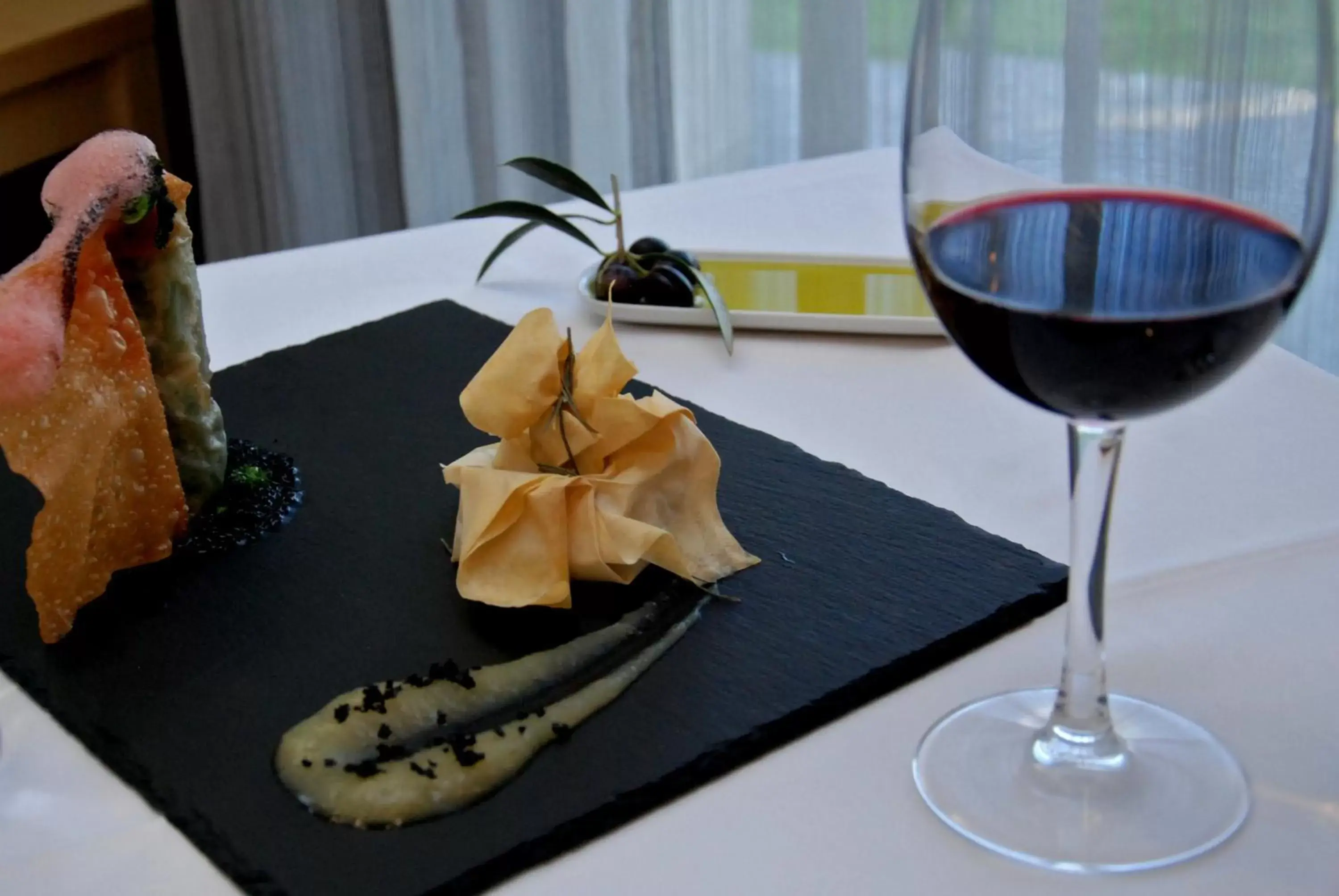 Restaurant/places to eat in Quinta De Casaldronho Wine Hotel