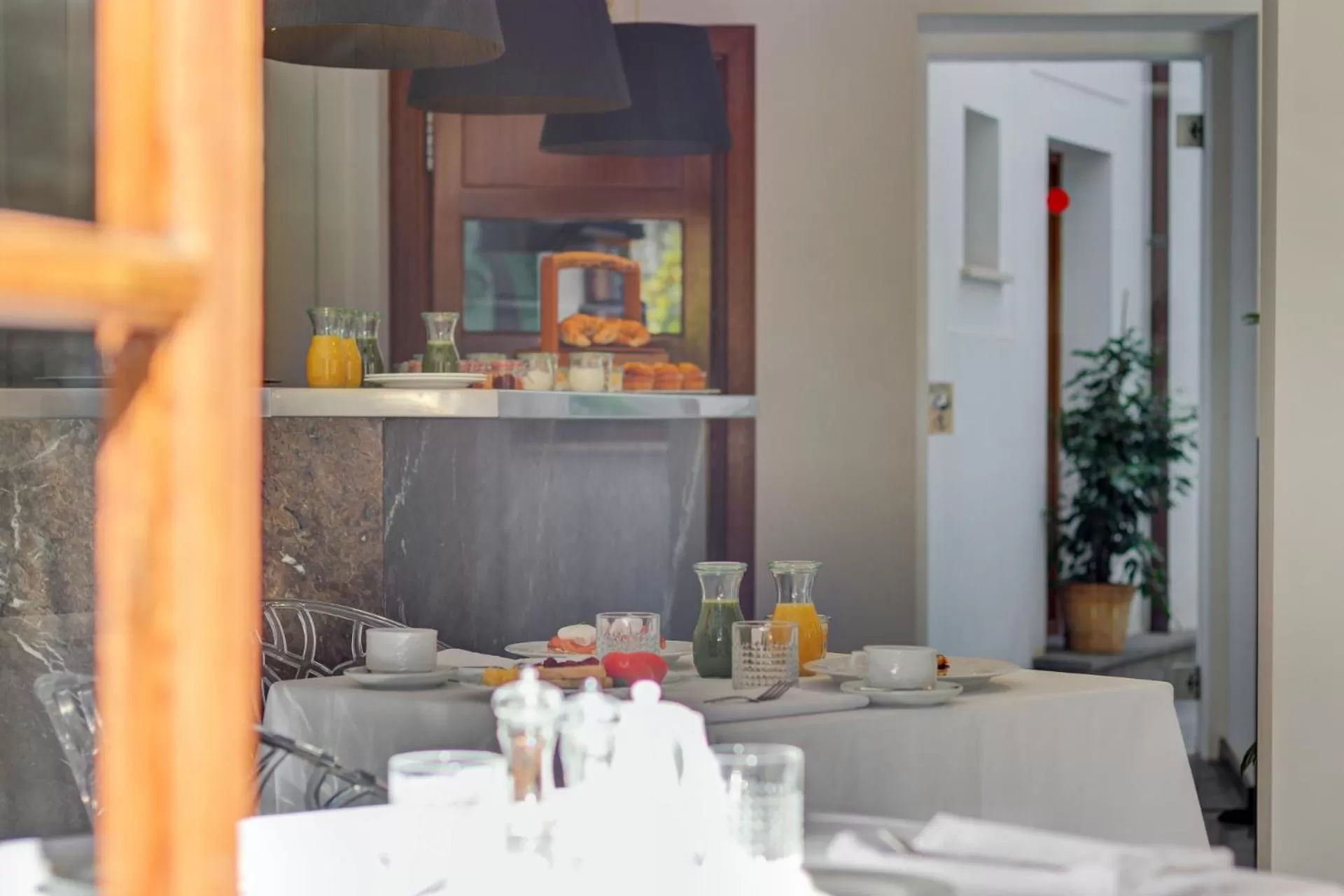 Restaurant/places to eat in Desbrull