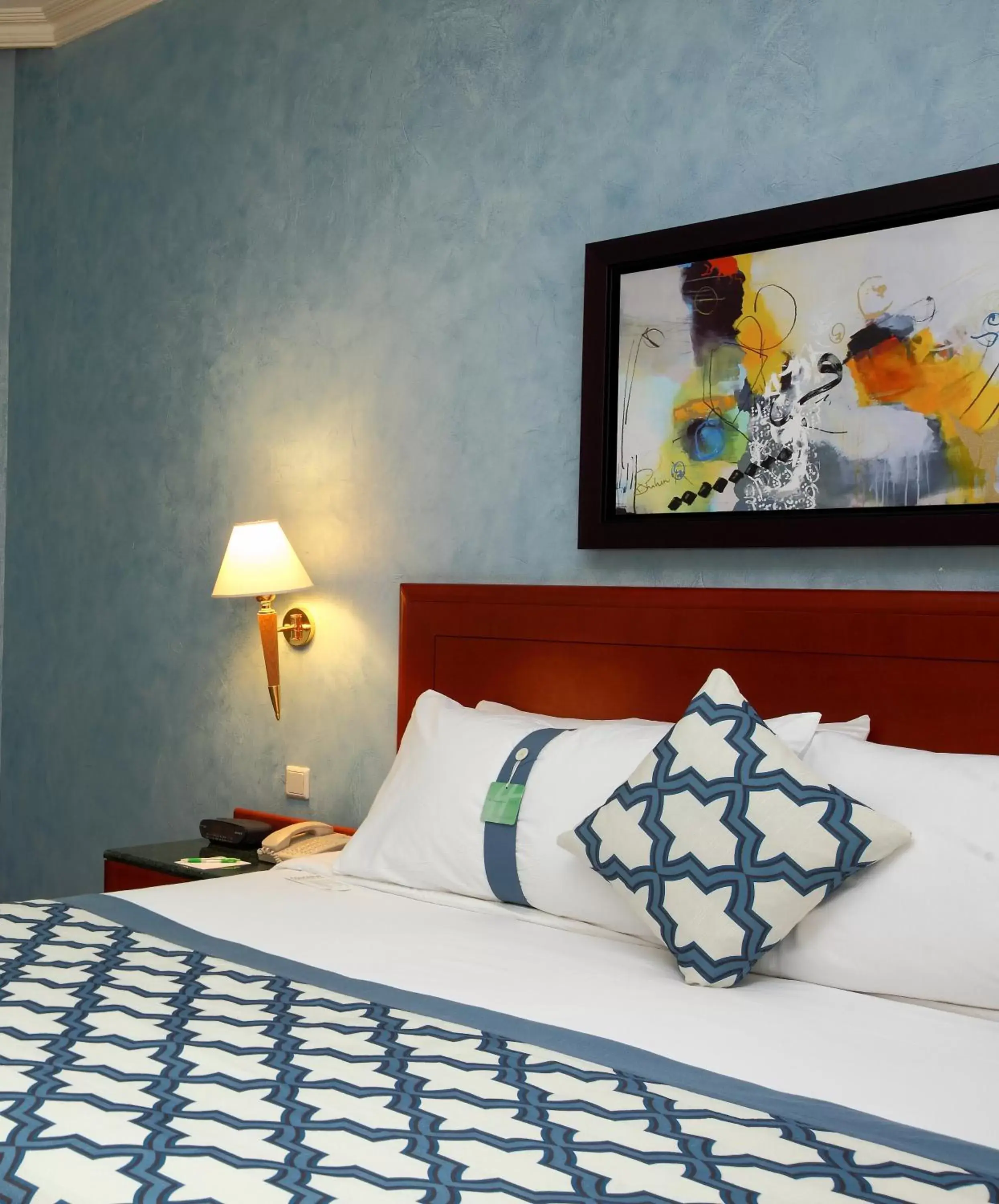 Bed in Holiday Inn Al Khobar, an IHG Hotel