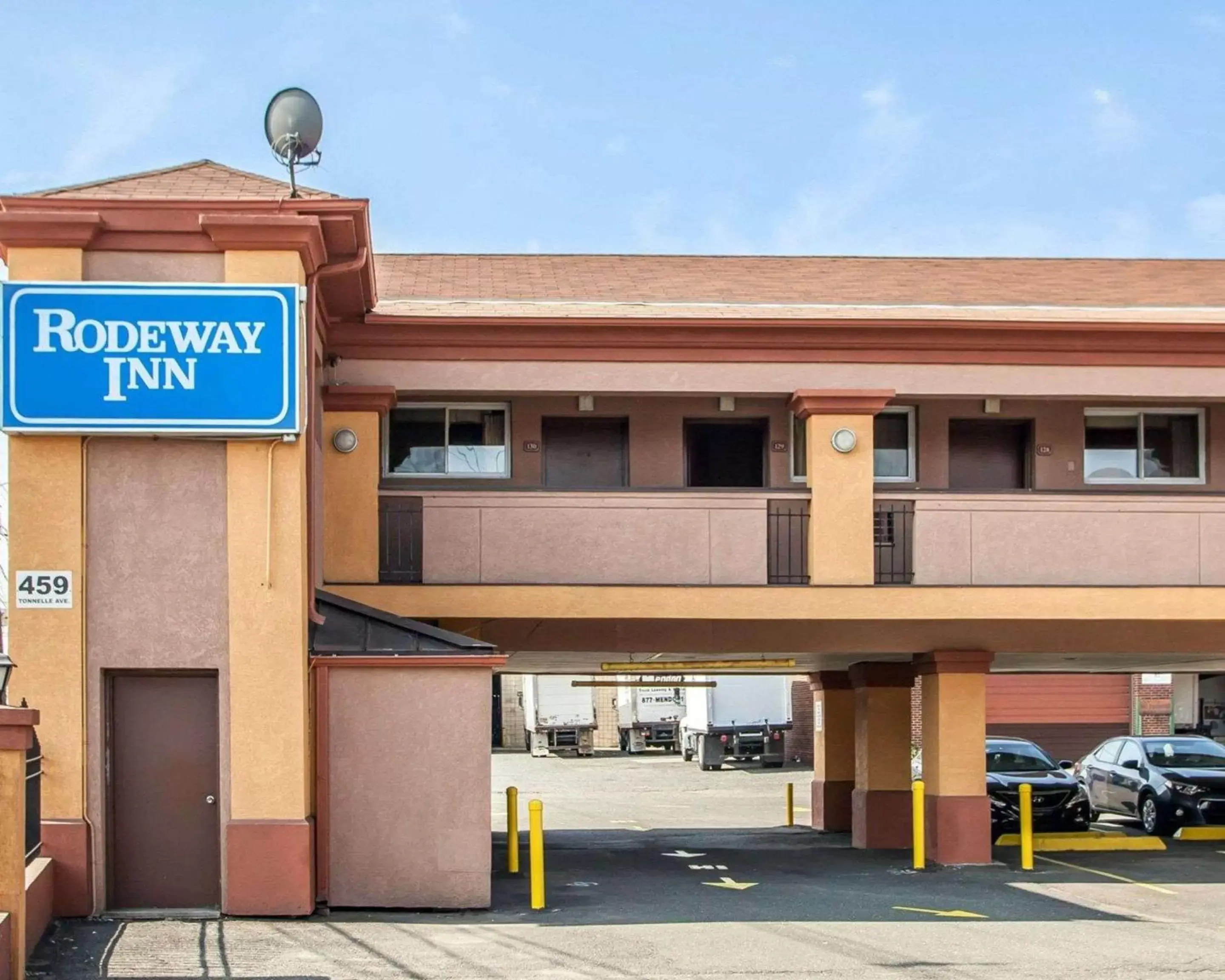 Property Building in Rodeway Inn Jersey City near Hoboken