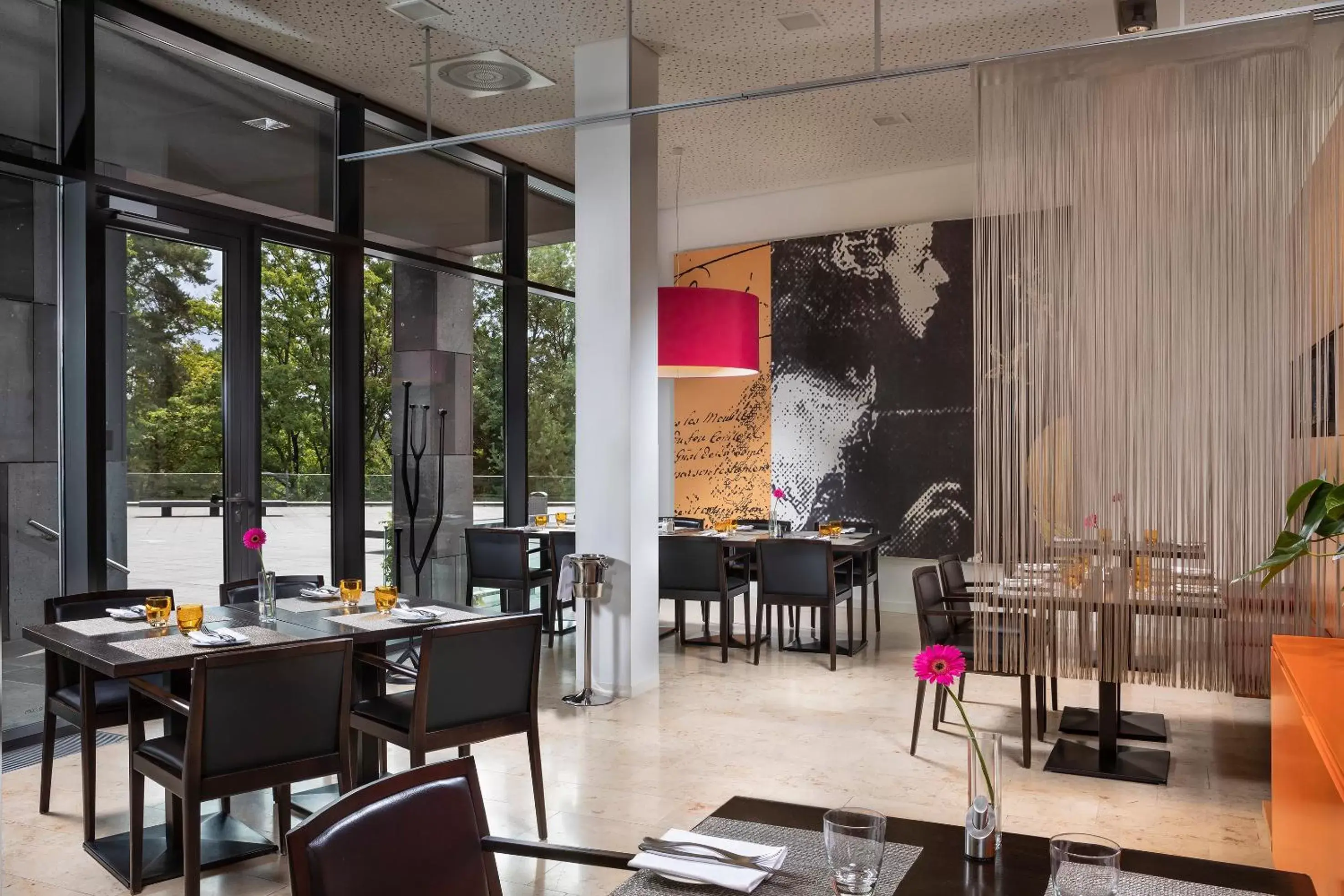 Restaurant/Places to Eat in Melia Luxembourg