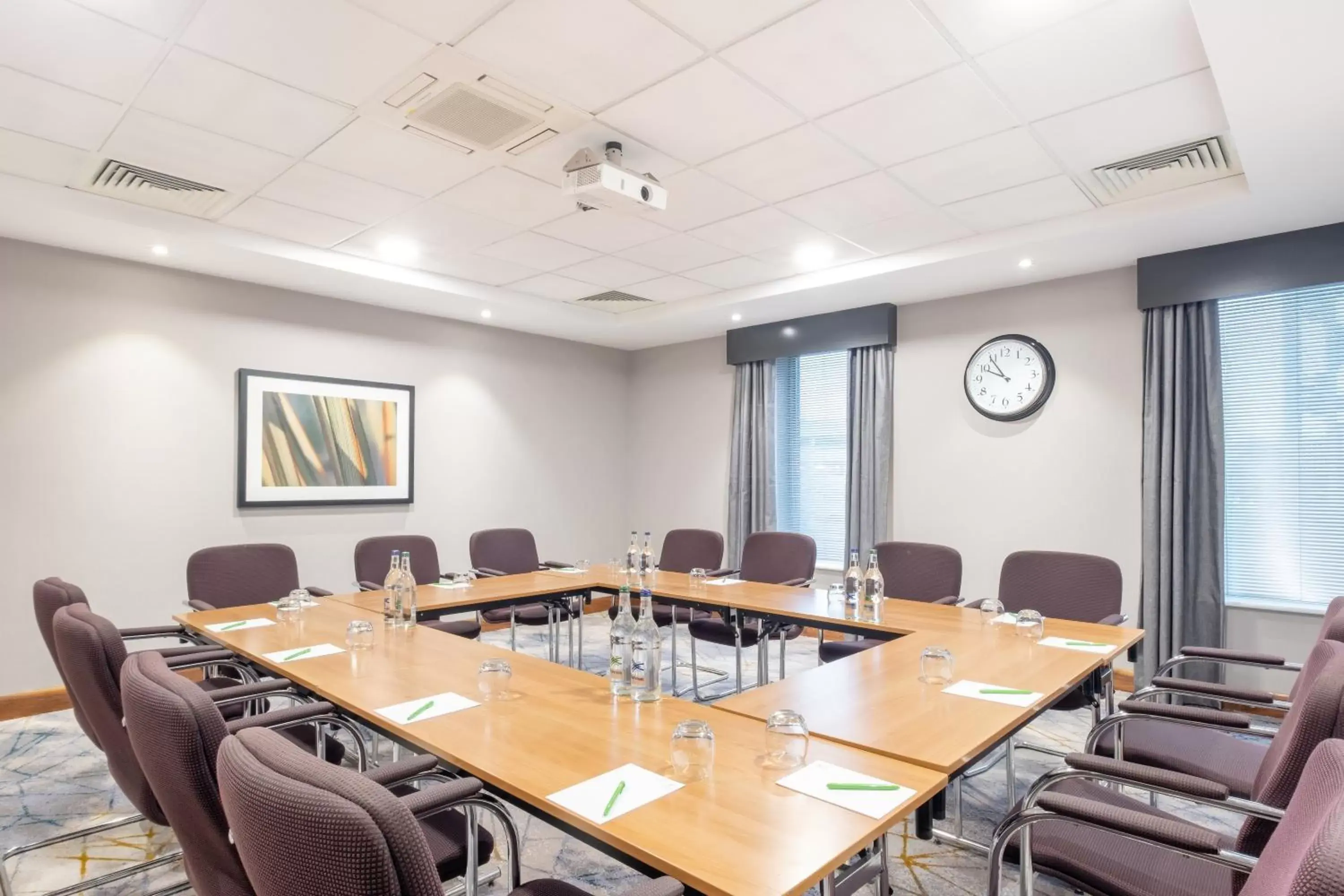 Meeting/conference room in Holiday Inn Stevenage, an IHG Hotel