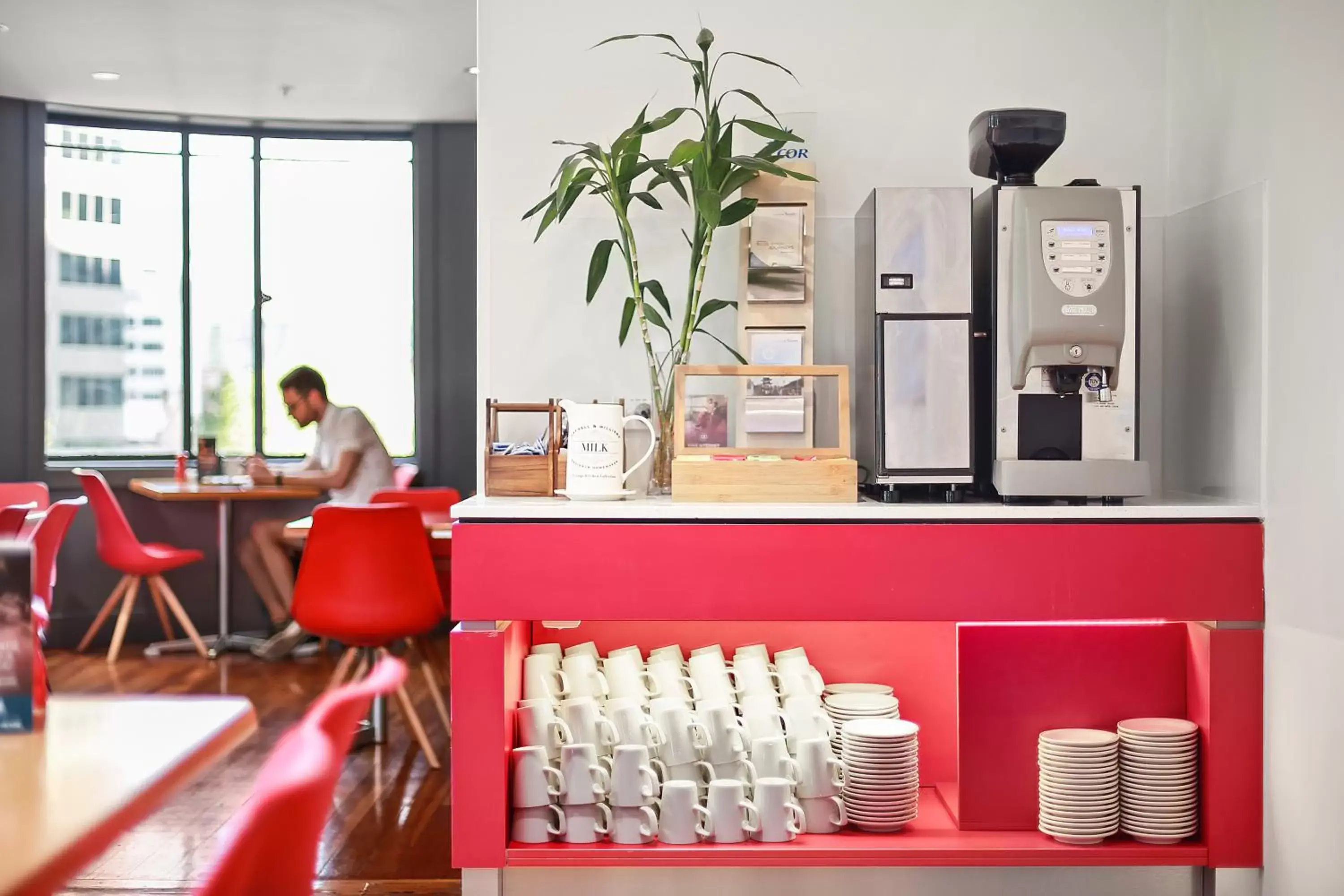 Coffee/tea facilities in ibis Sydney World Square