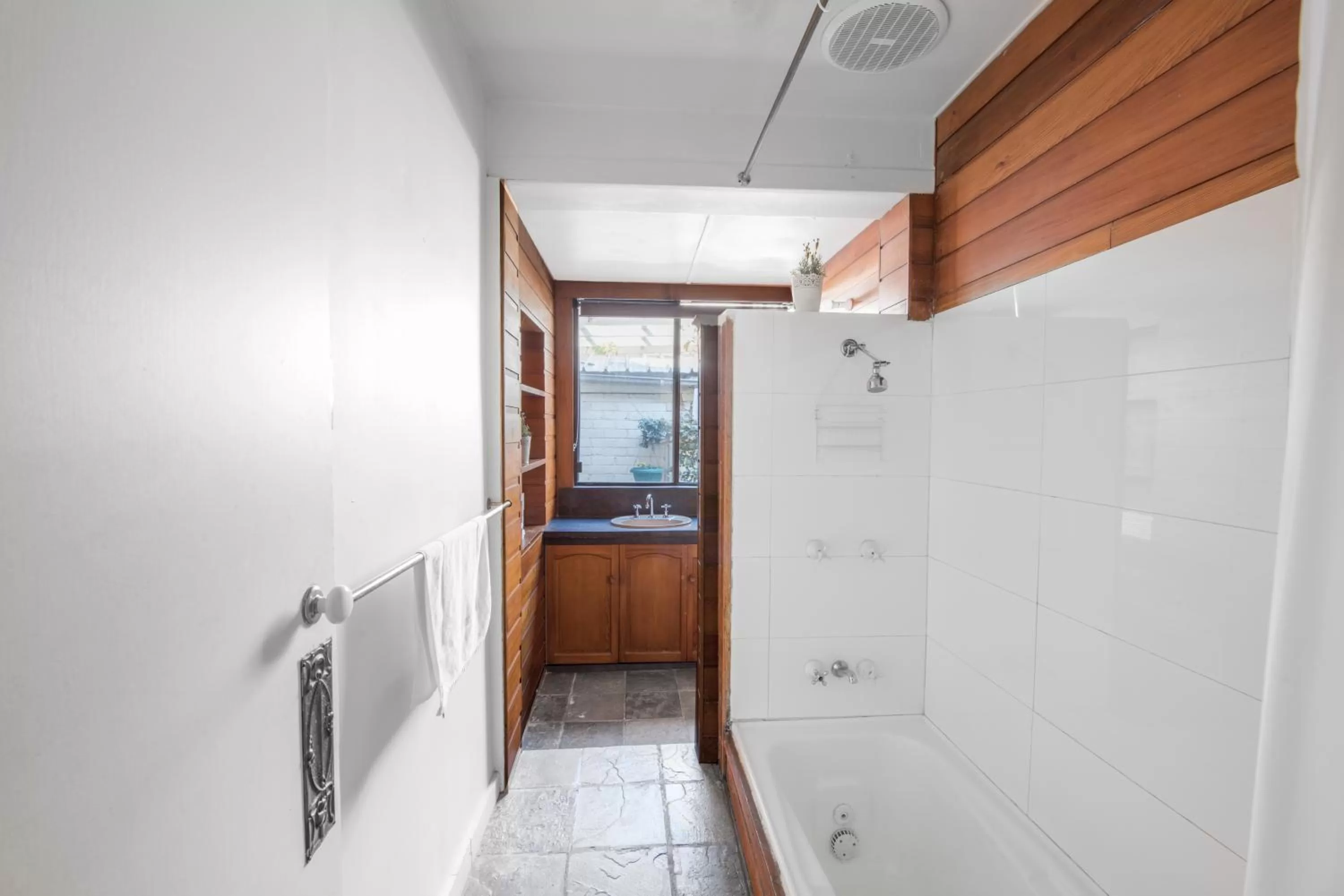 Manly Waves Studios & Apartments