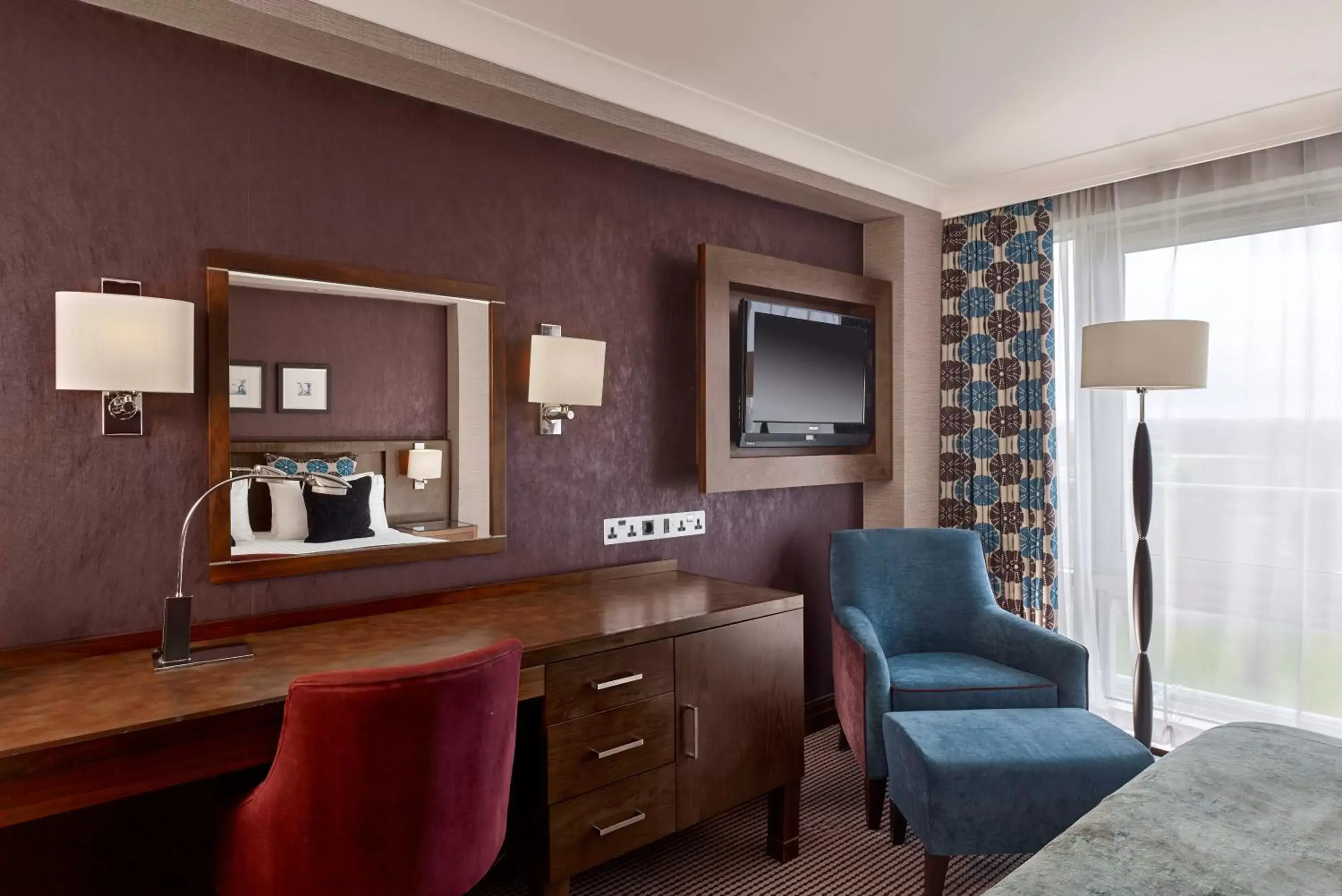 TV and multimedia, Kitchen/Kitchenette in Crowne Plaza London - Gatwick Airport, an IHG Hotel