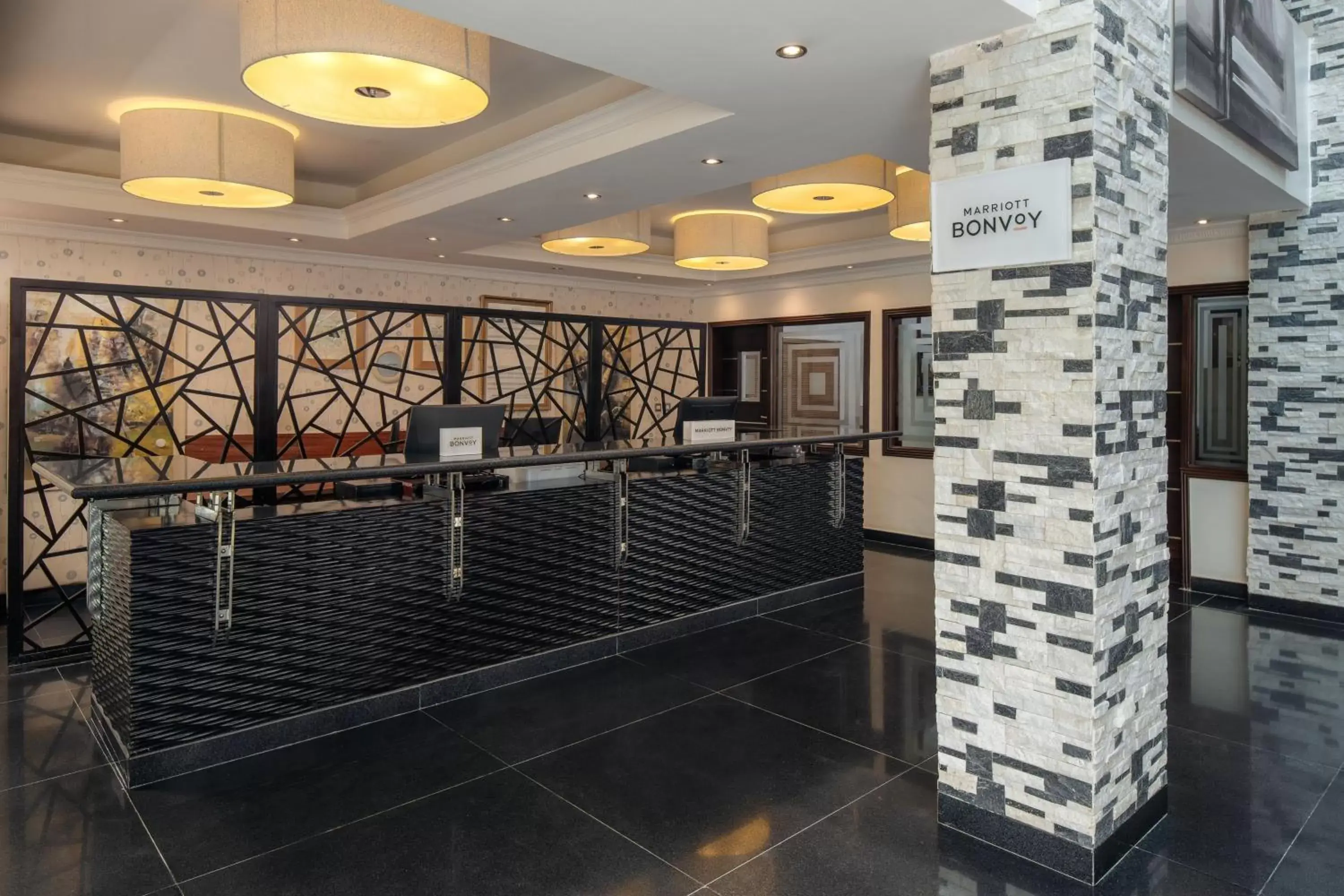 Lobby or reception in Protea Hotel by Marriott Lagos Kuramo Waters