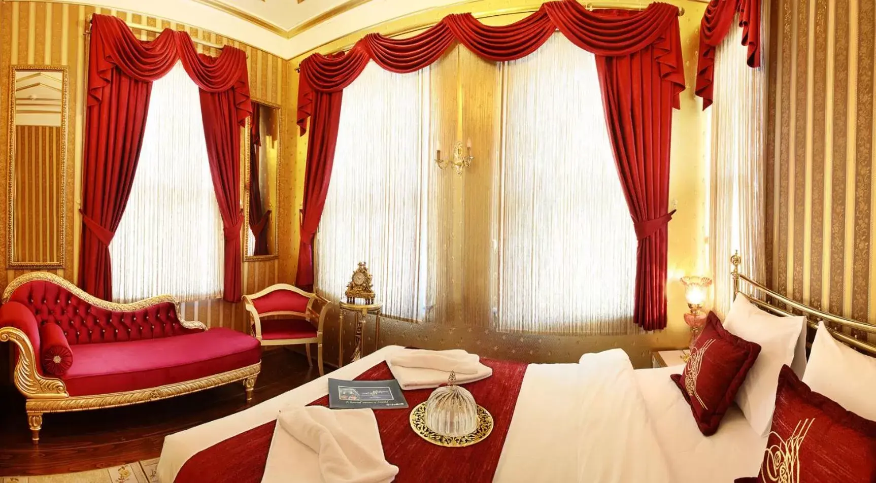Photo of the whole room, Bed in Sultan Tughra Hotel