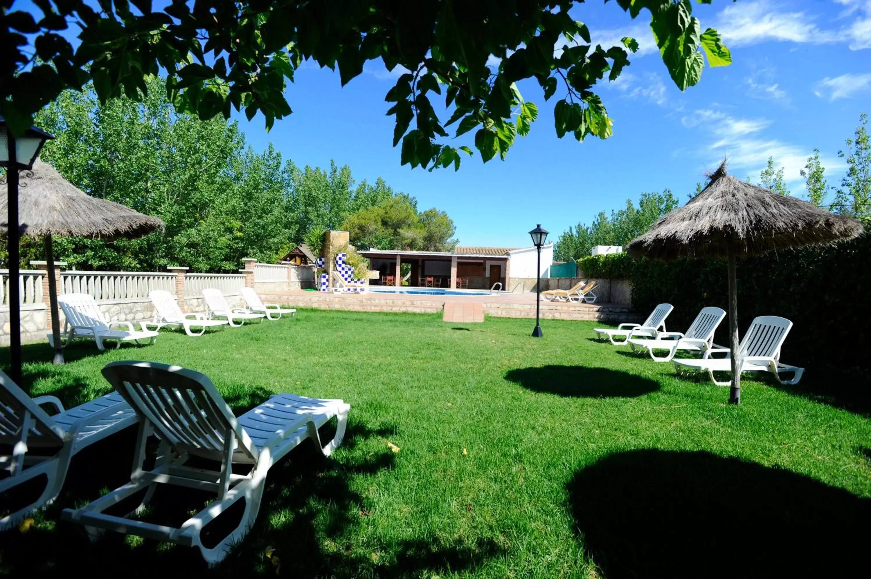 Swimming pool, Garden in Delta Hotel