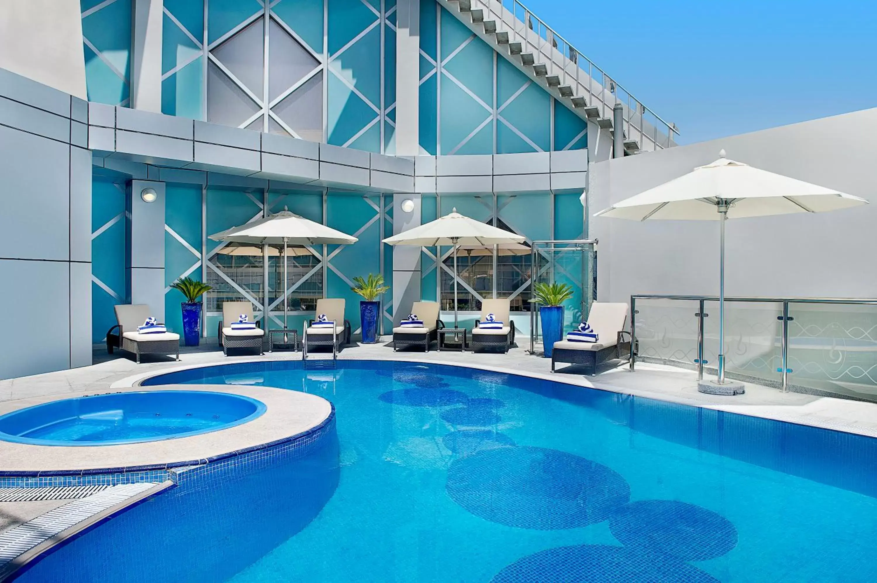Swimming pool, Property Building in City Seasons Towers Hotel Bur Dubai