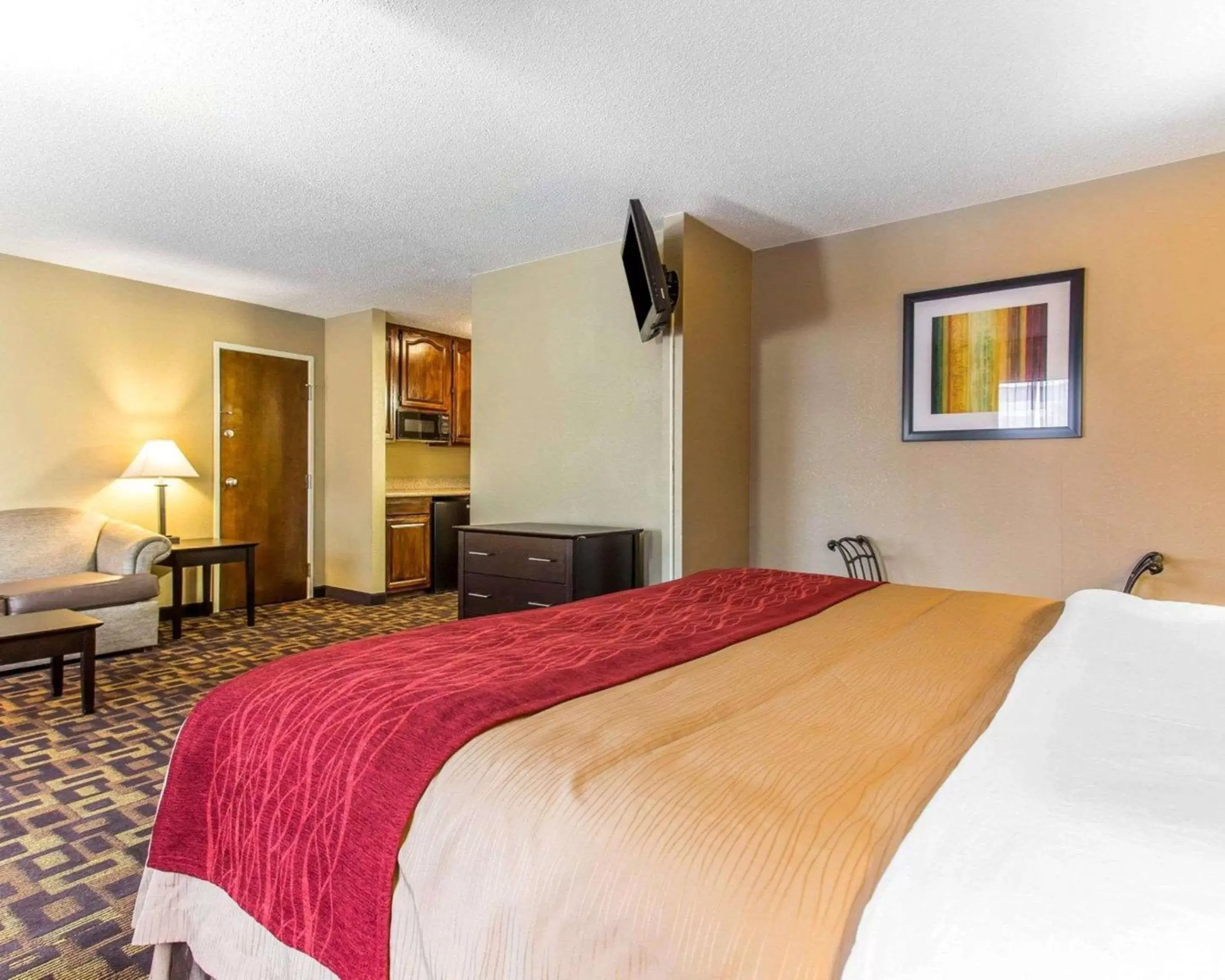 Photo of the whole room, Bed in Quality Inn Lincolnton